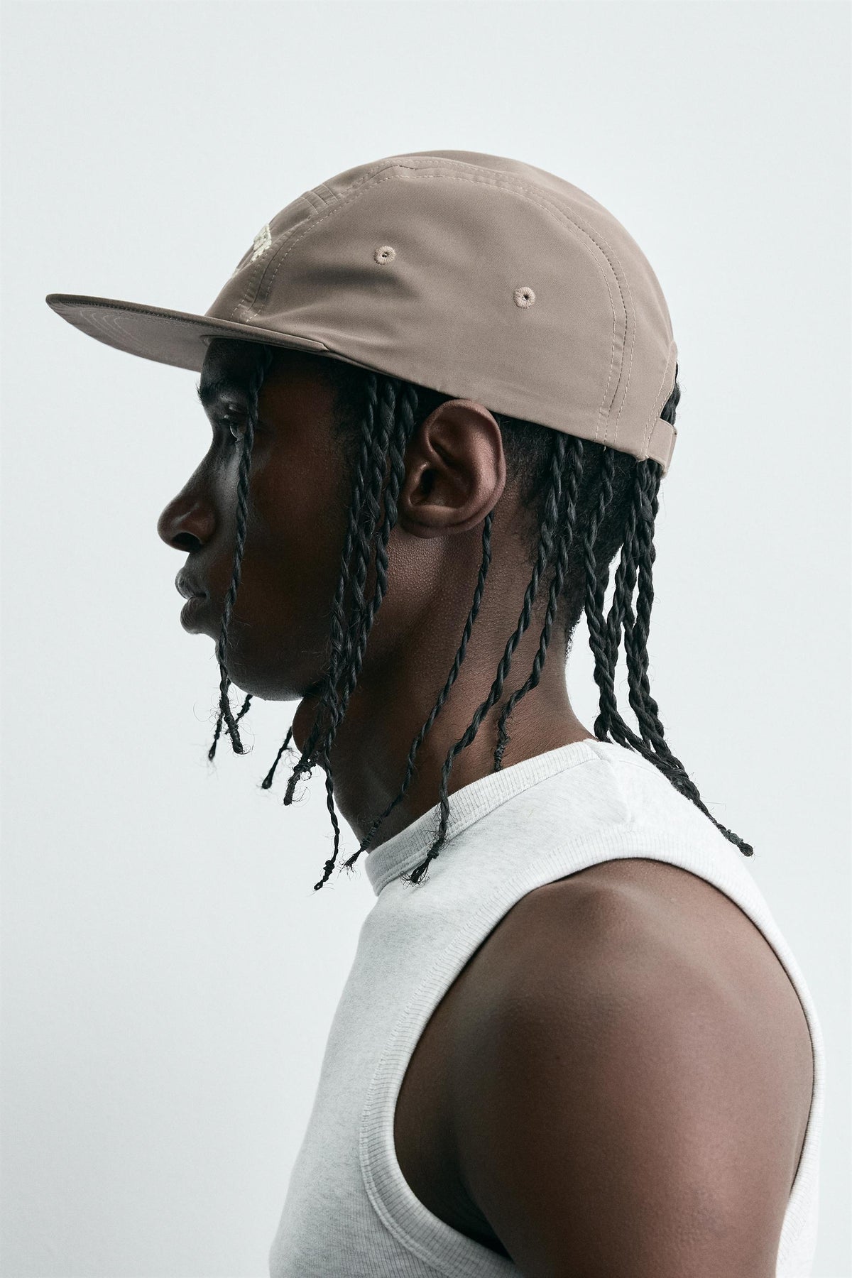 EMBROIDERED FLAT PEAK CAP - Image 2