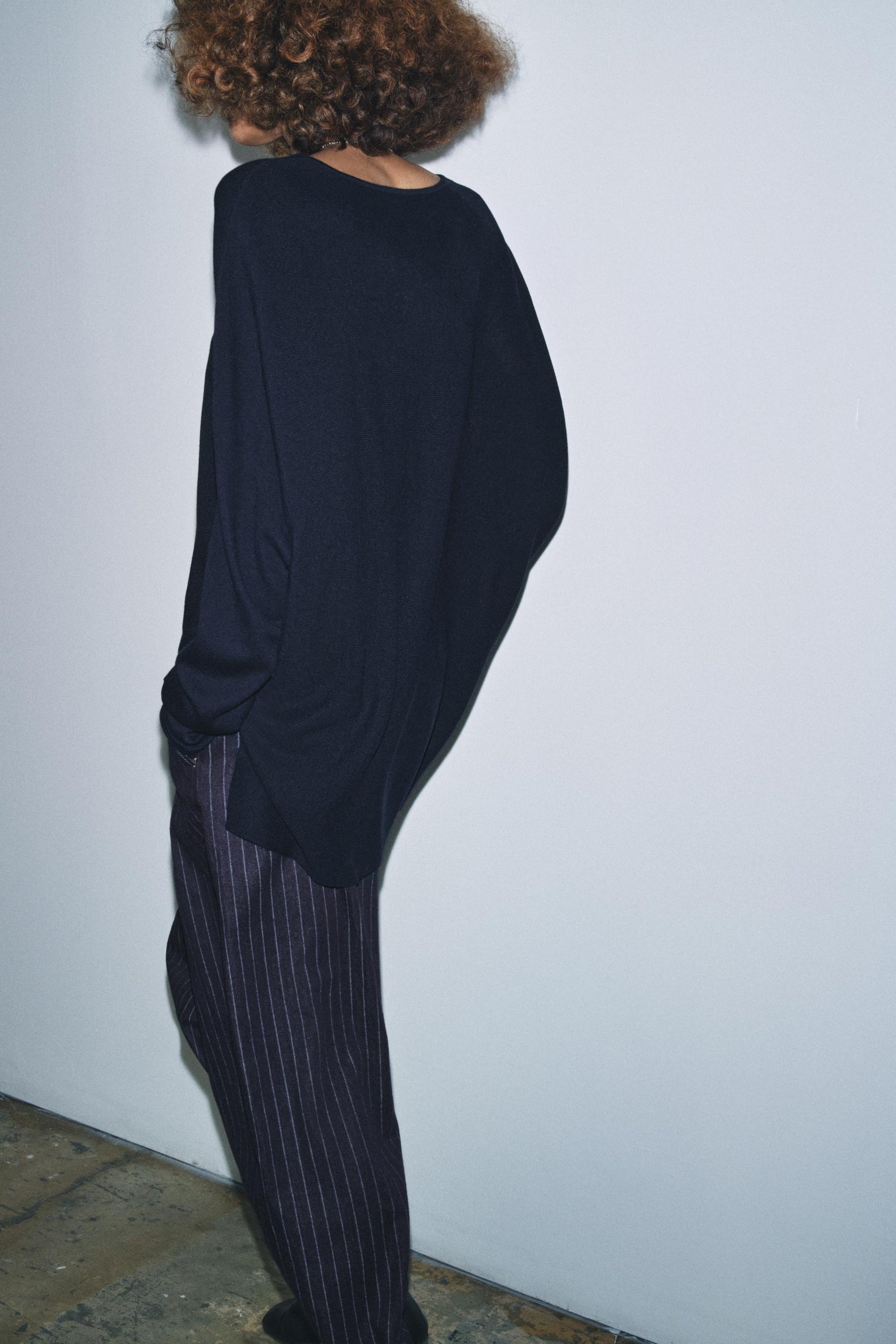 LONG CAPE KNIT SWEATER - Image 3