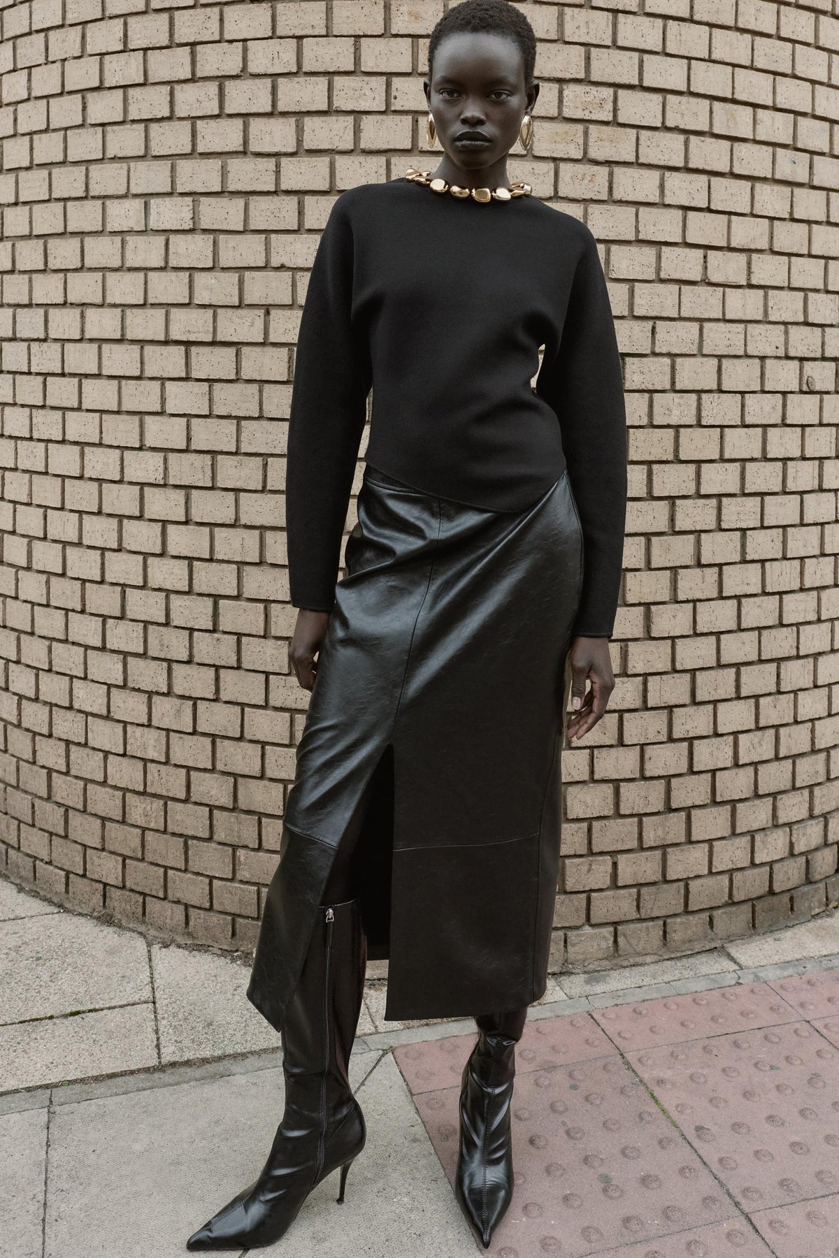 BEADED NECK KNIT JUMPER