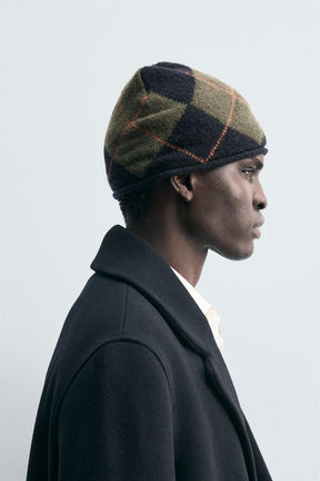 DIAMOND JACQUARD BEANIE - Image 2