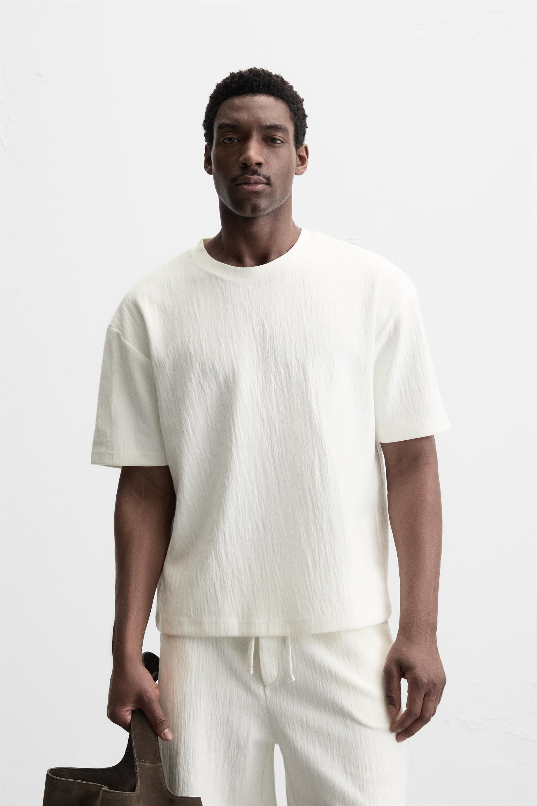 TEXTURED RELAXED FIT T-SHIRT - Image 2
