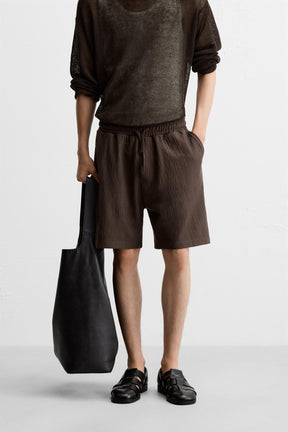 TEXTURED JOGGER BERMUDA SHORTS - Image 2