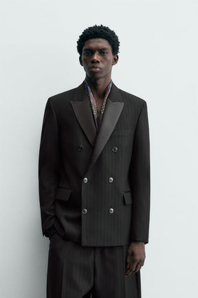 LIMITED EDITION DOUBLE-BREASTED SUIT BLAZER - Image 2