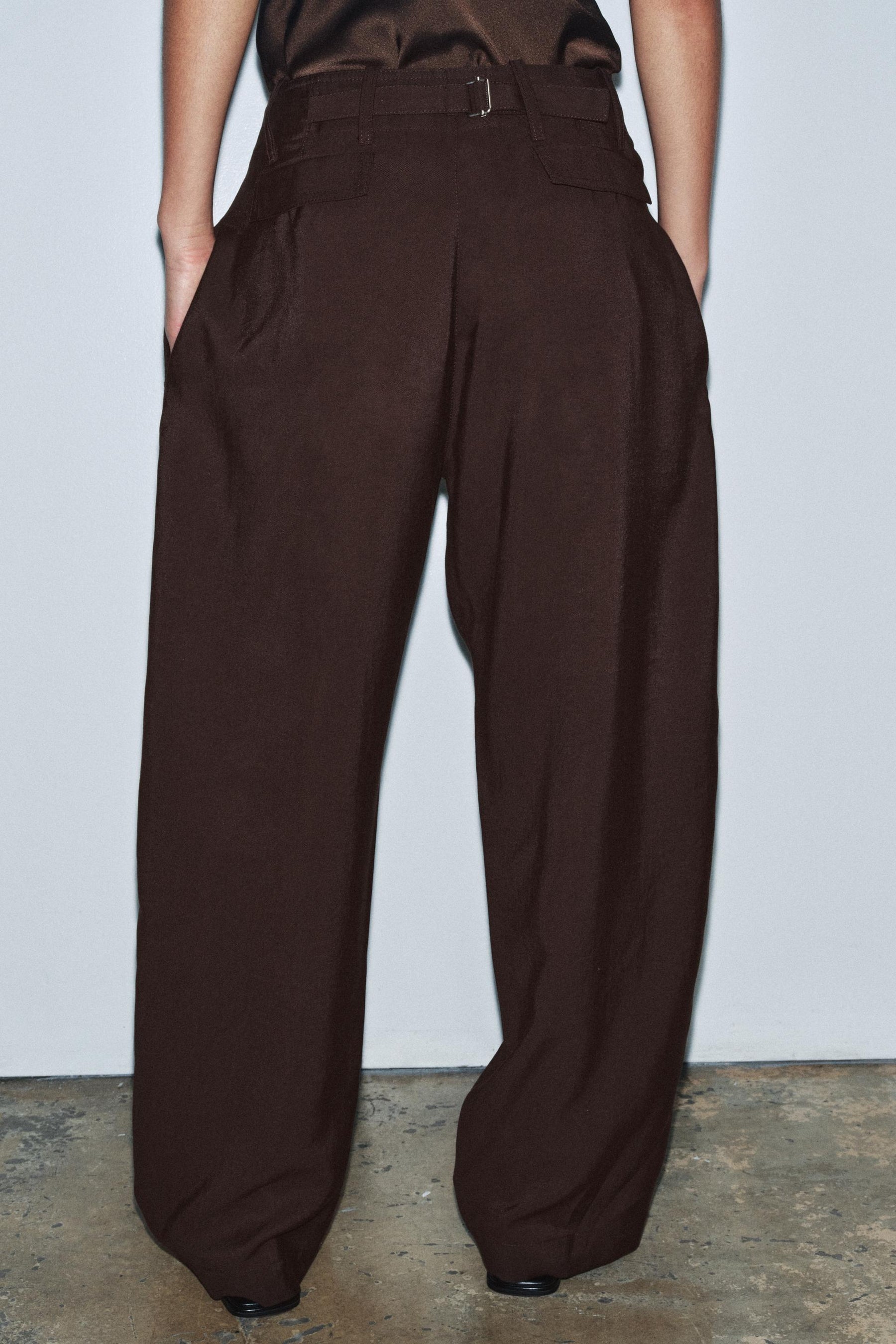 Wide-leg Trousers with Buckle