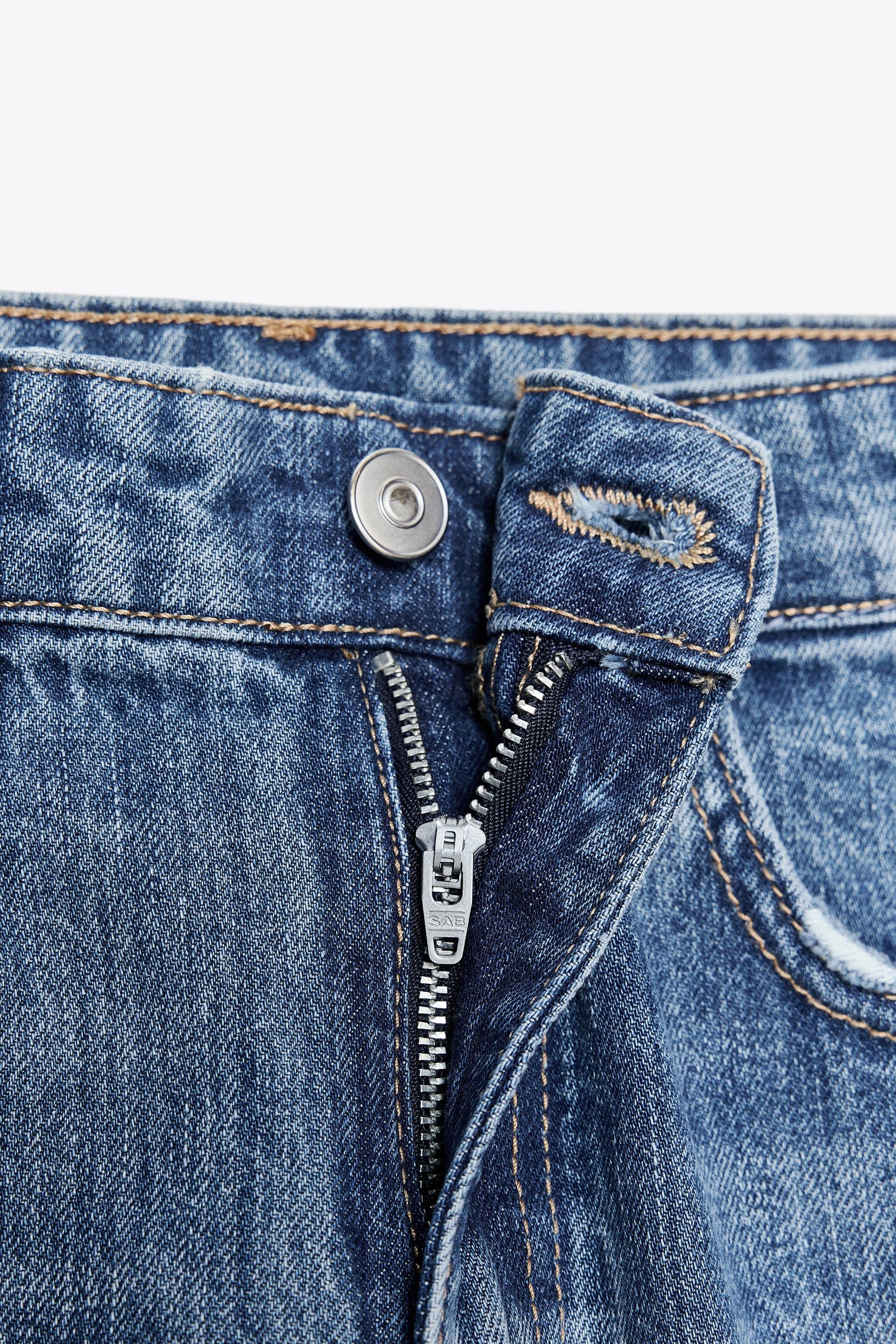 WIDE-LEG MID-WAIST JEANS