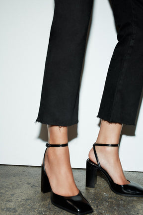 Cropped Flare High-Waist Jeans