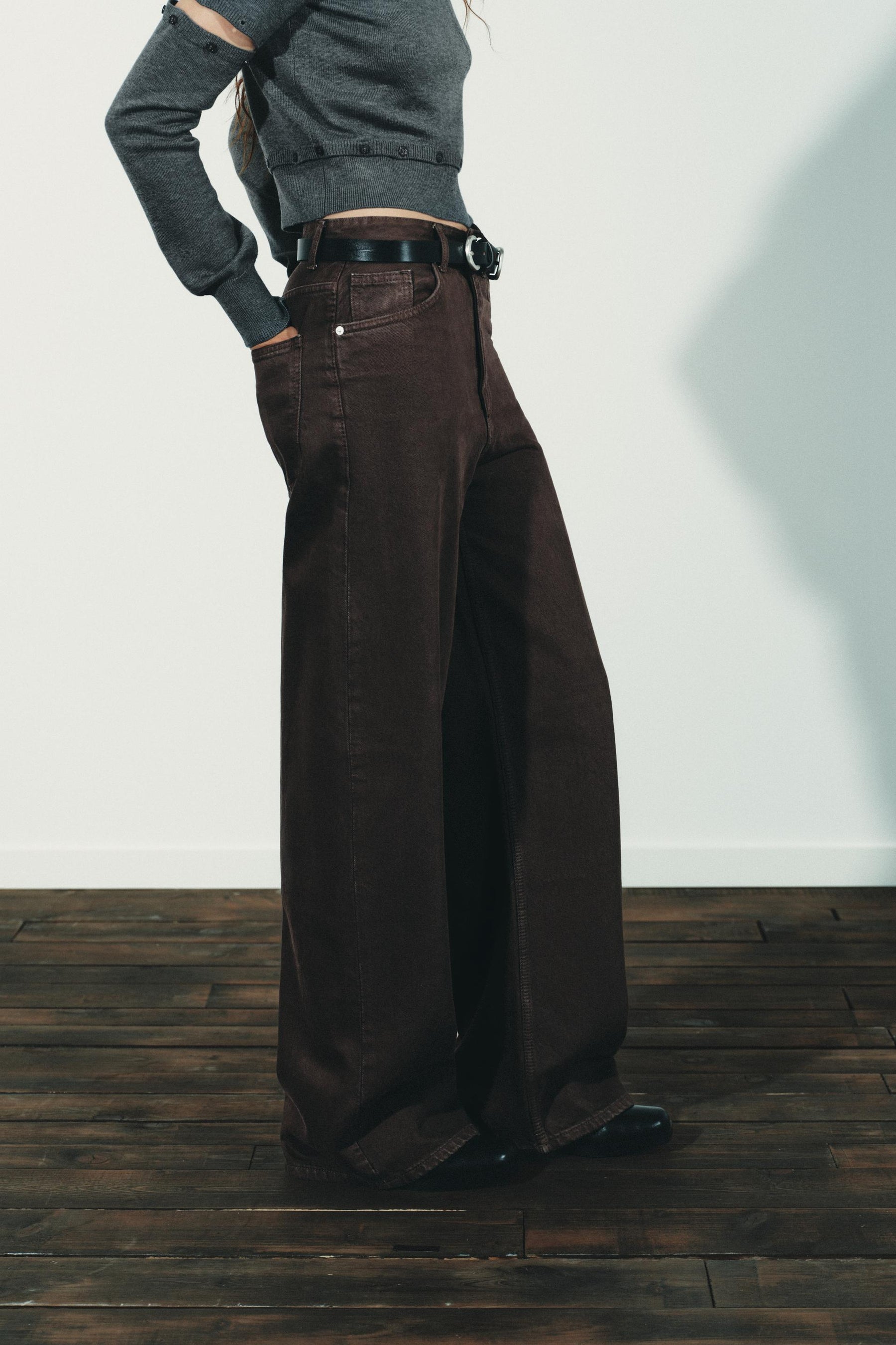 High-waist wide-leg jeans