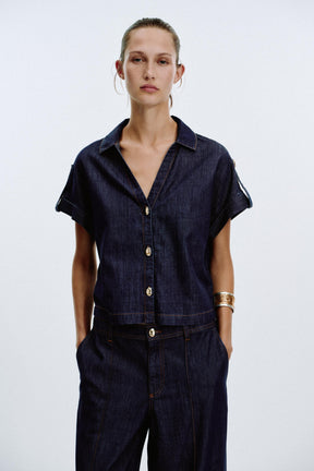Short sleeve denim shirt