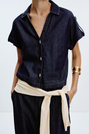 Short sleeve denim shirt