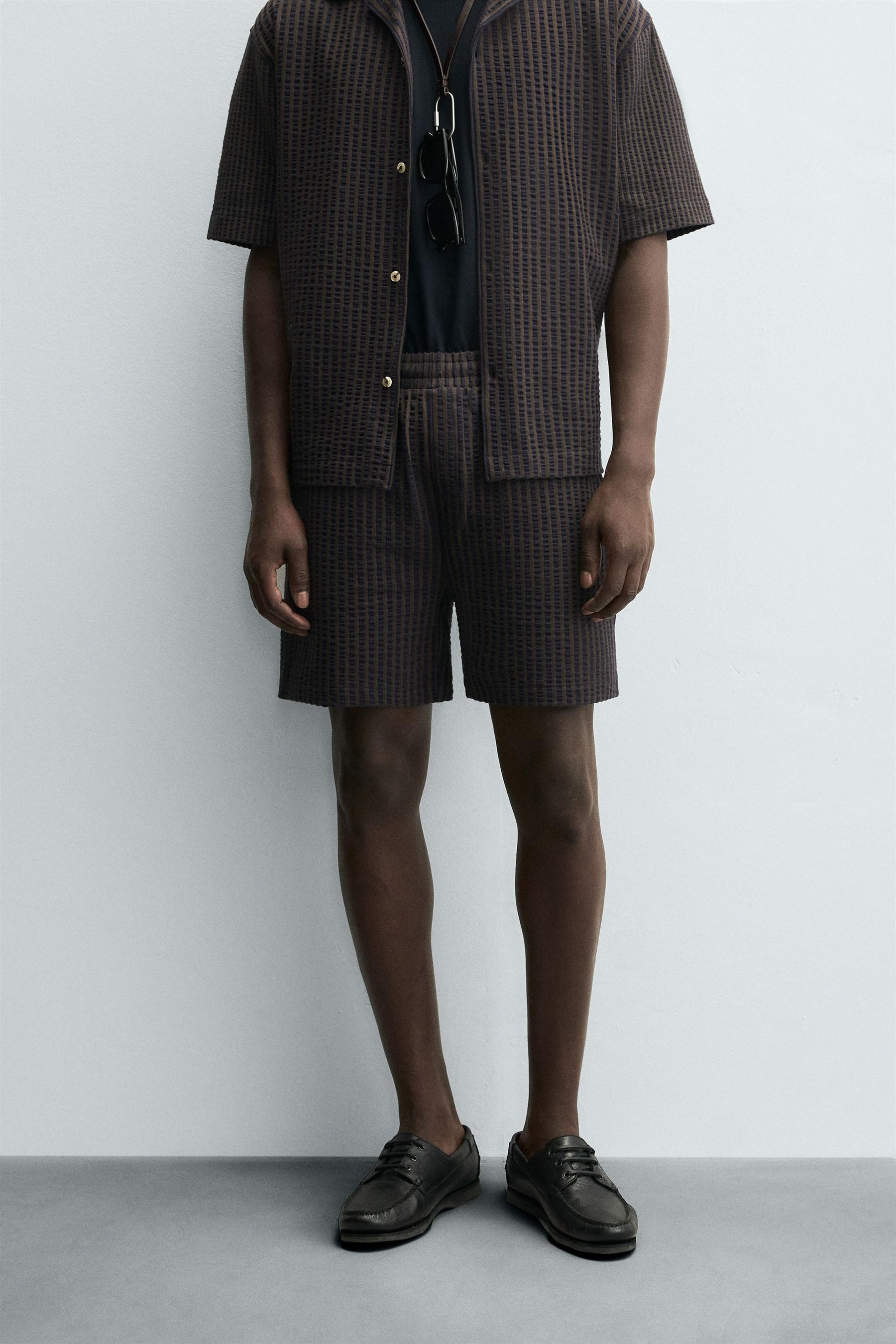 SEERSUCKER STRIPE COMFORT BERMUDA SHORTS - Image 2