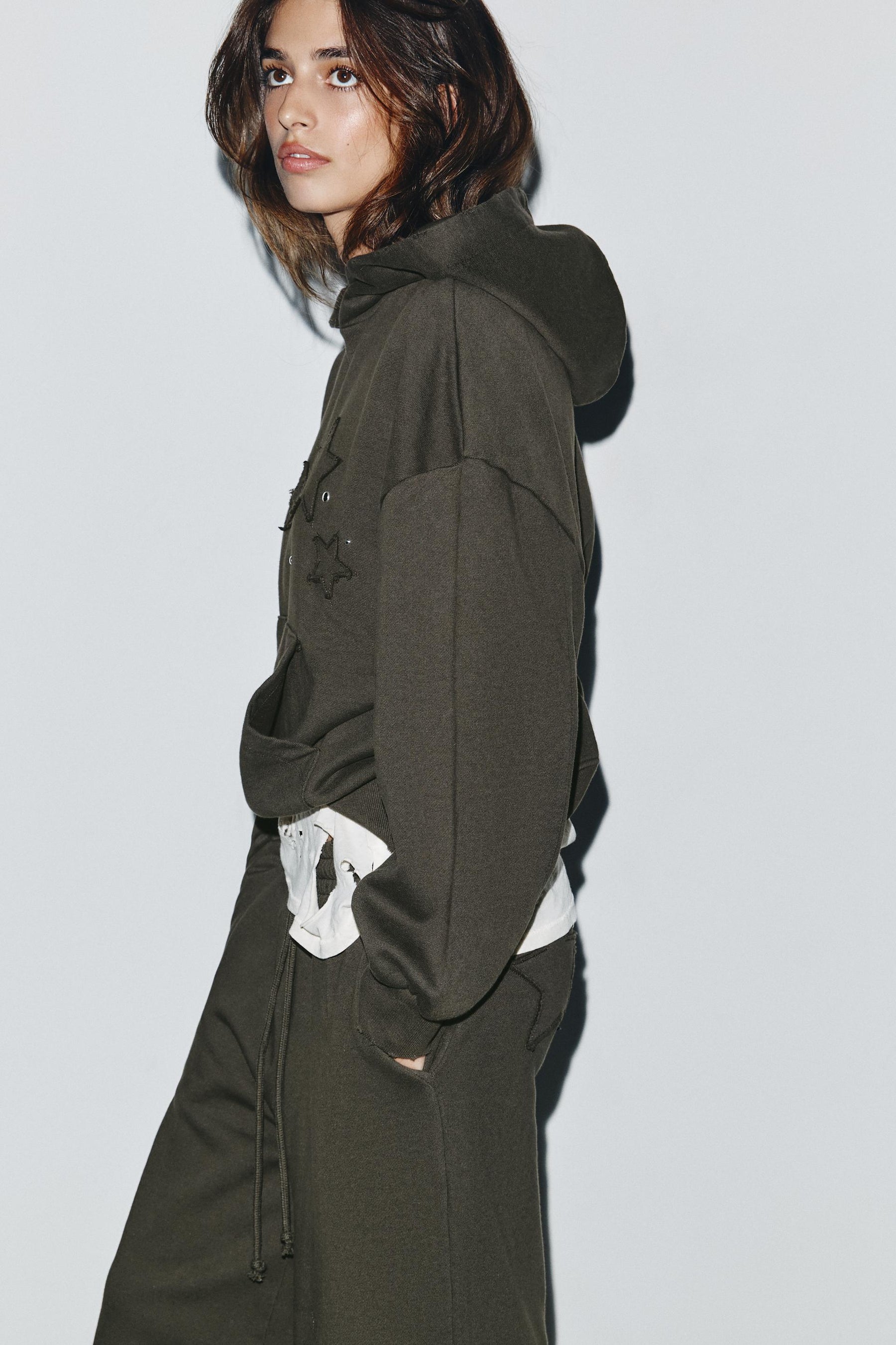 WASHED STUDDED SWEATSHIRT