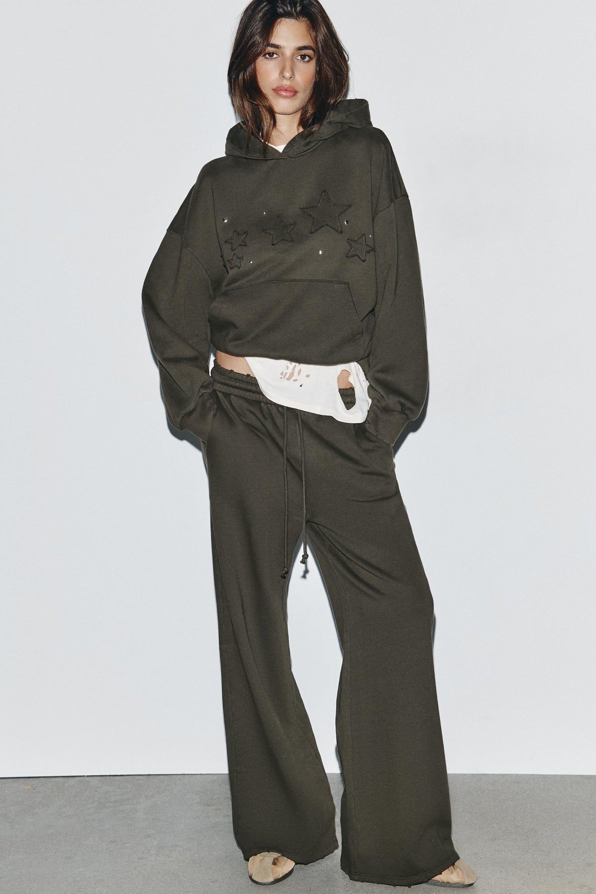 WASHED STUDDED SWEATSHIRT