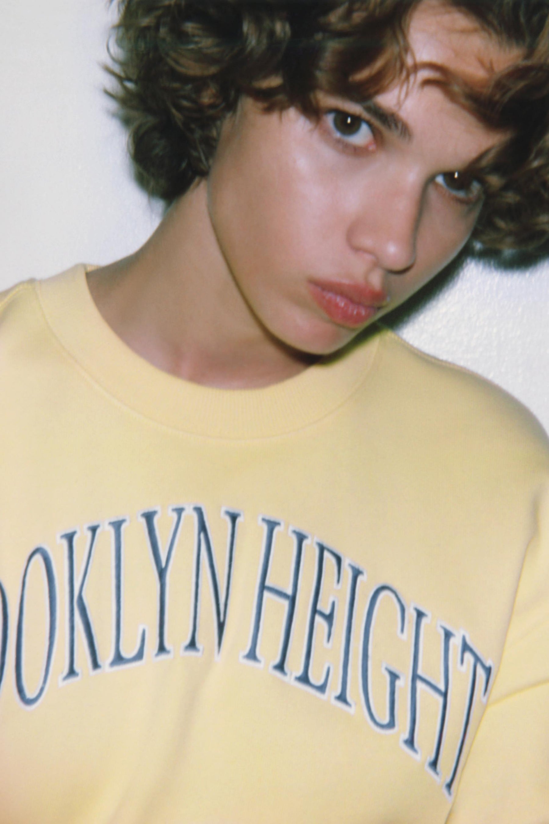 EMBROIDERED PLUSH SWEATSHIRT