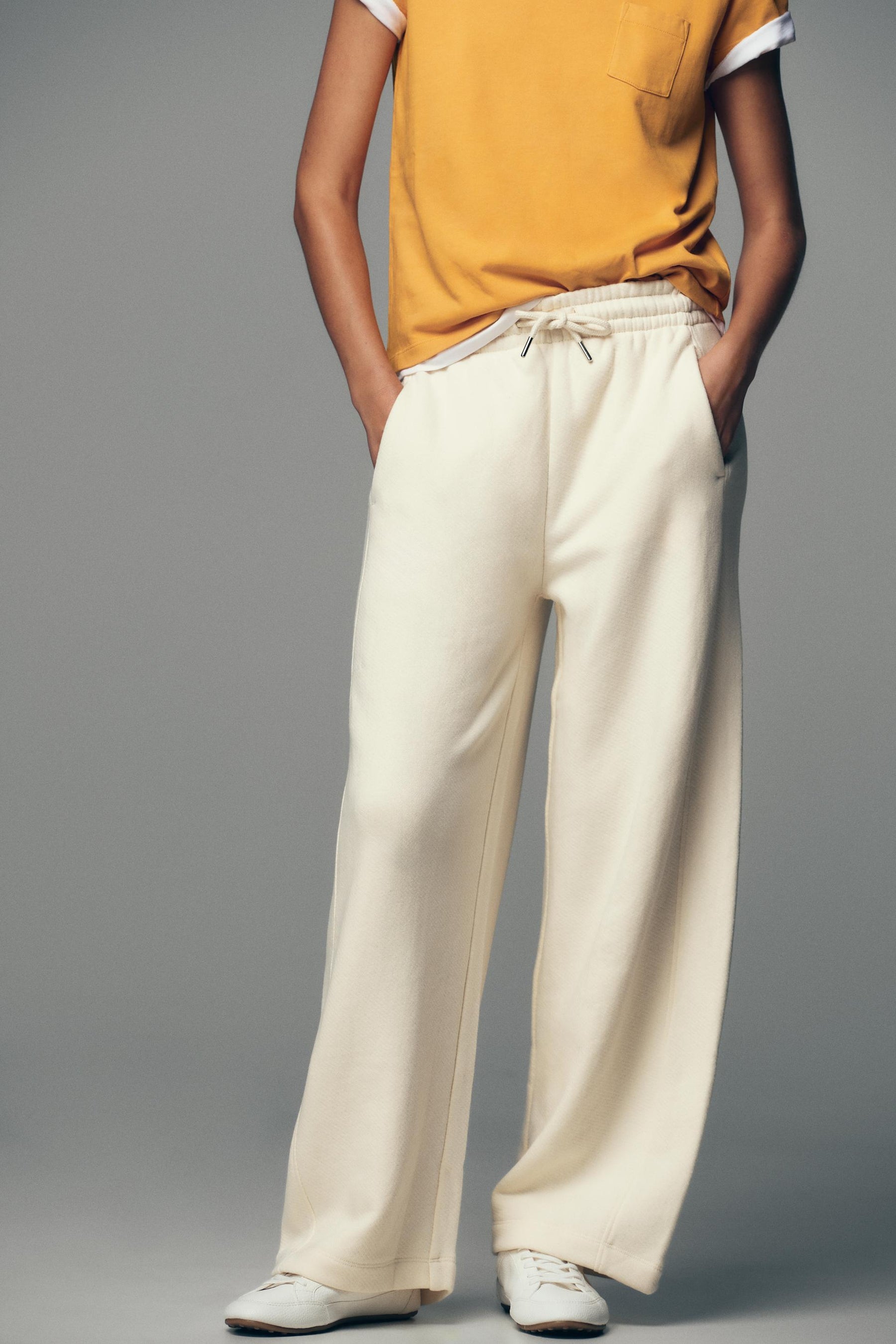 Wide-leg Trousers
