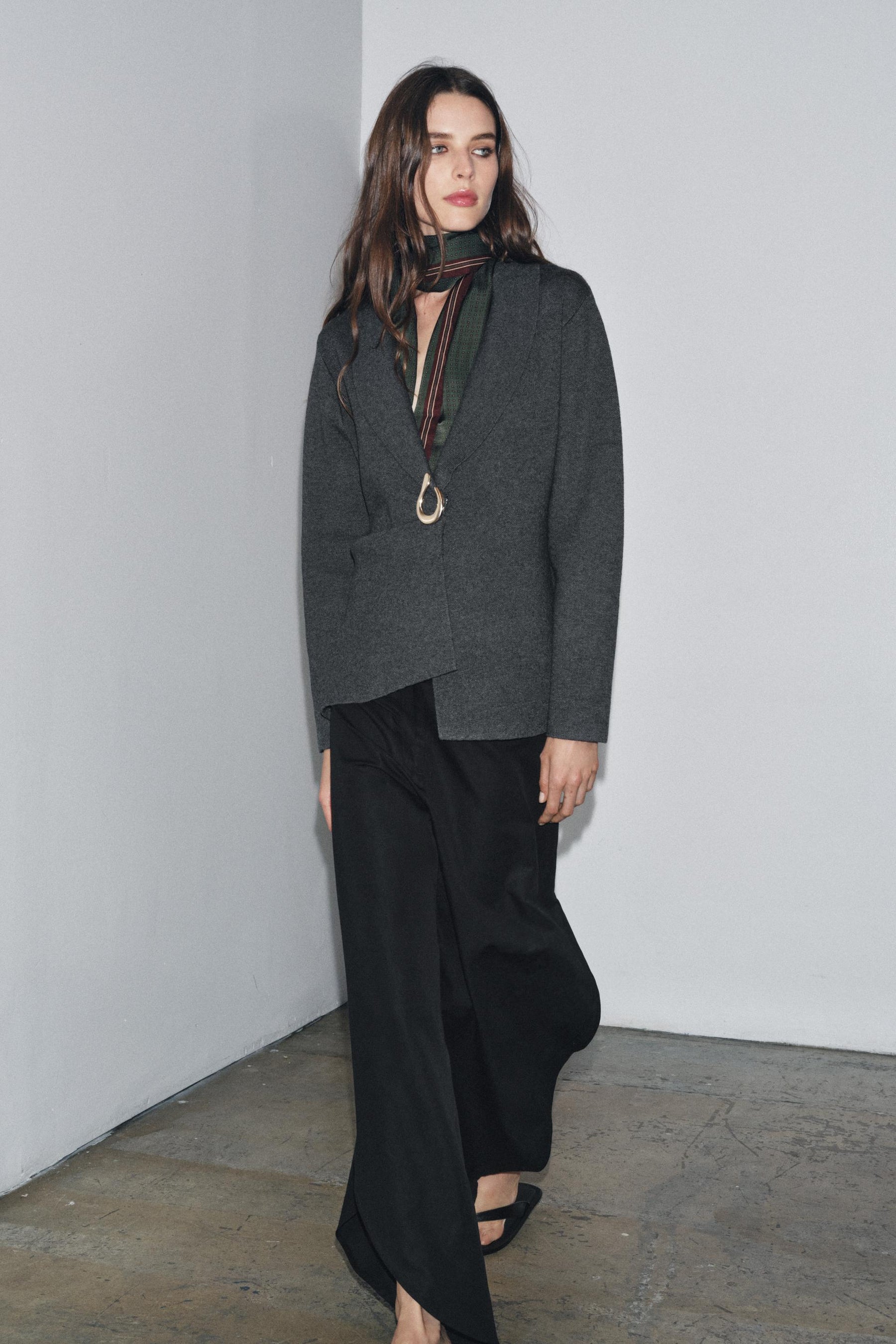 BROOCH KNIT BLAZER - Image 1