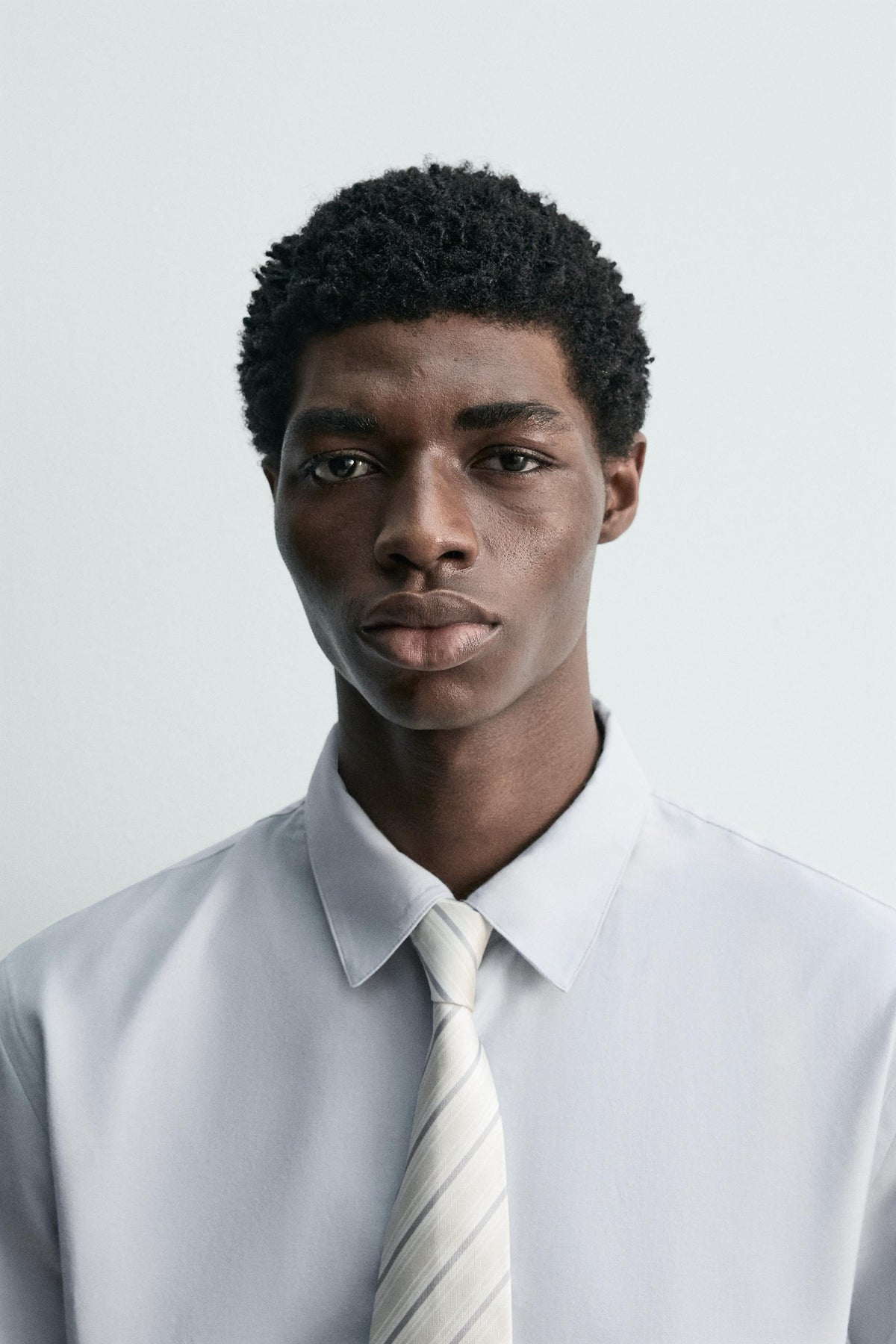 100% SILK STRIPED TIE - Image 1