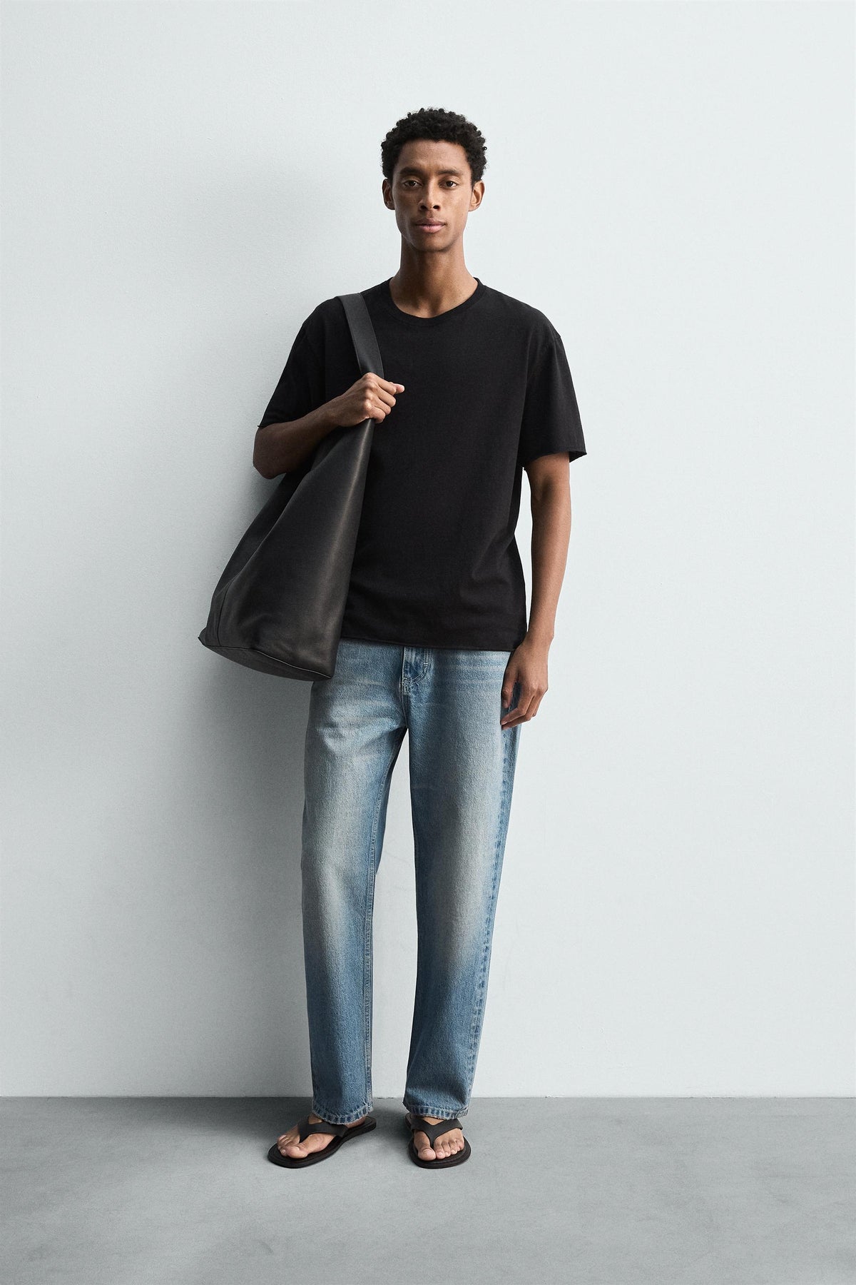 LIGHTWEIGHT IRREGULAR TRIM T-SHIRT - Image 1