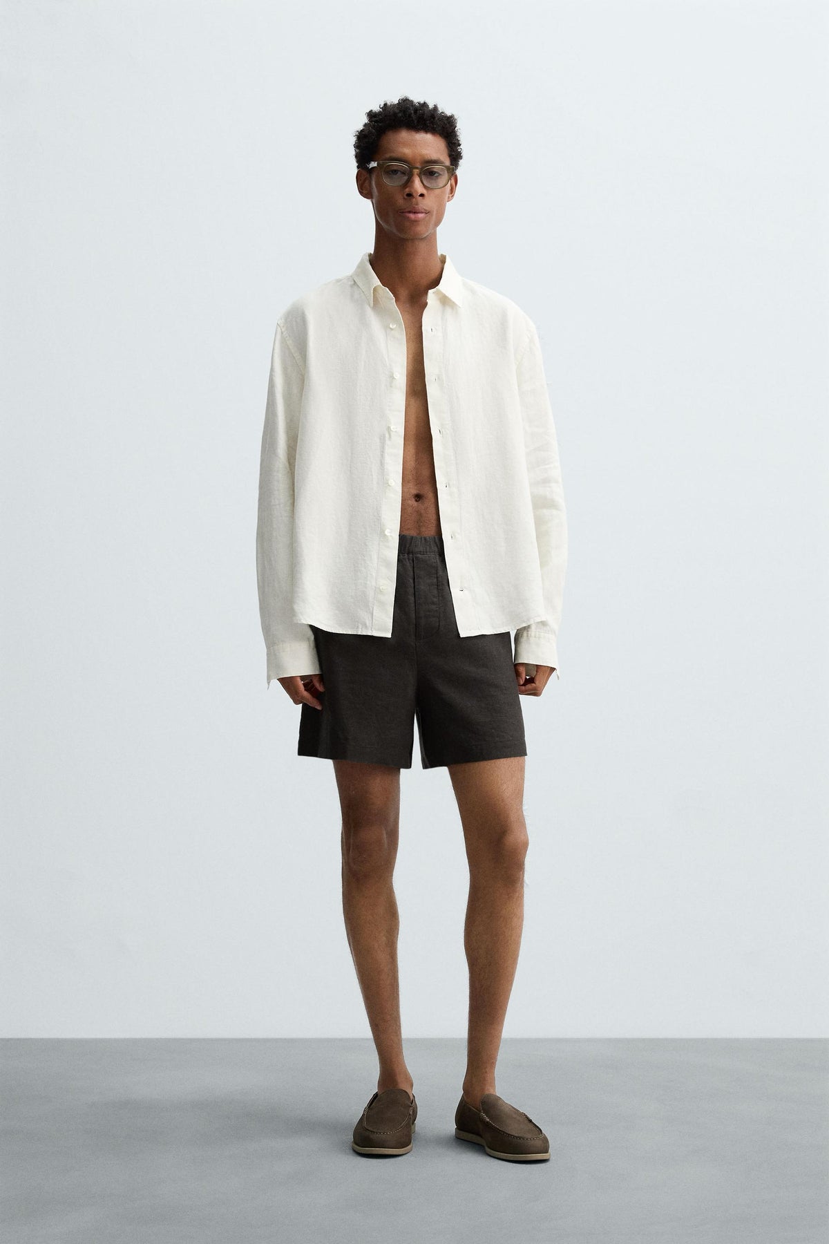 100% LINEN BERMUDA SHORTS - Image 1