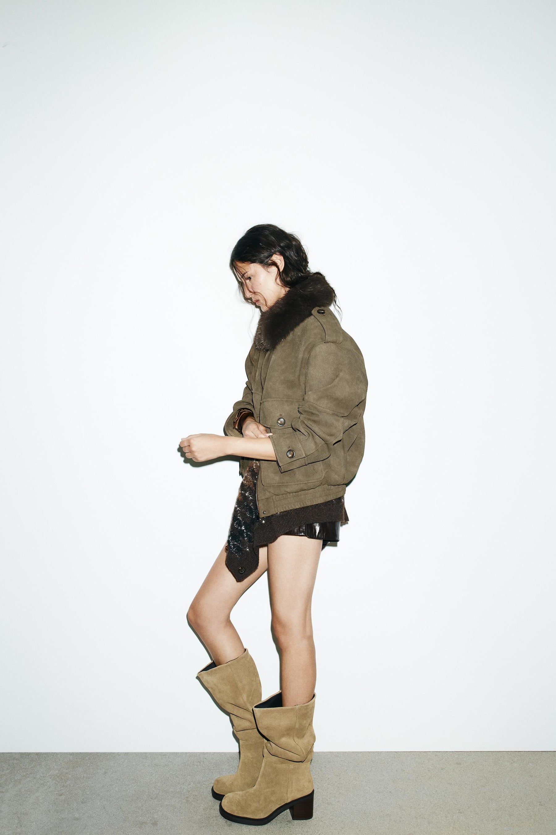 FAUX SUEDE DETACHABLE COLLAR