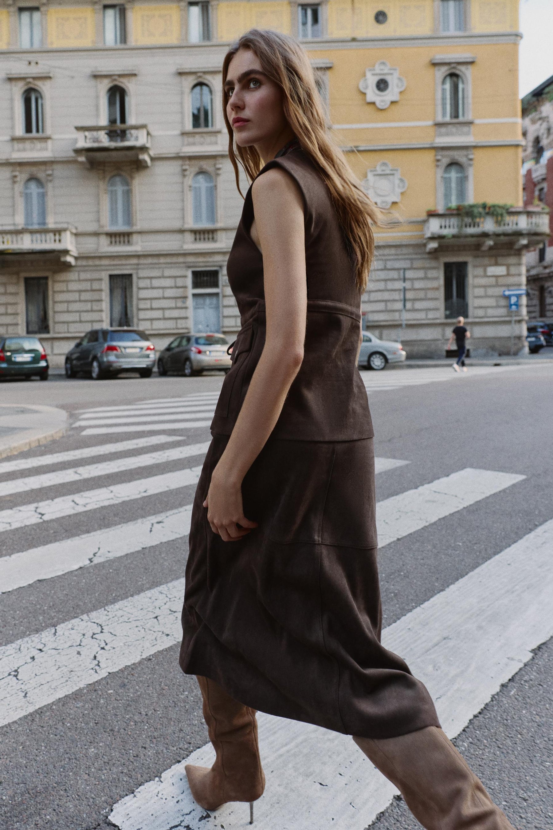 FAUX SUEDE WAISTCOAT WITH POCKETS - Image 3