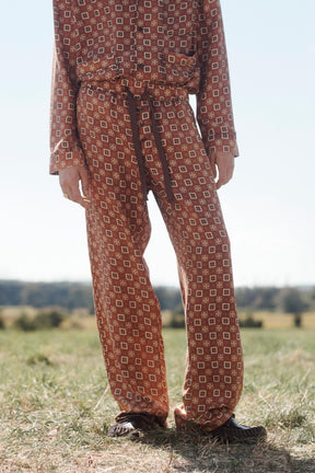 LIMITED EDITION 100% SILK PRINTED TROUSERS - Image 4