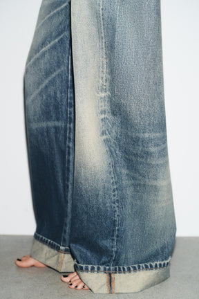 Ripped mid-waist folded jeans