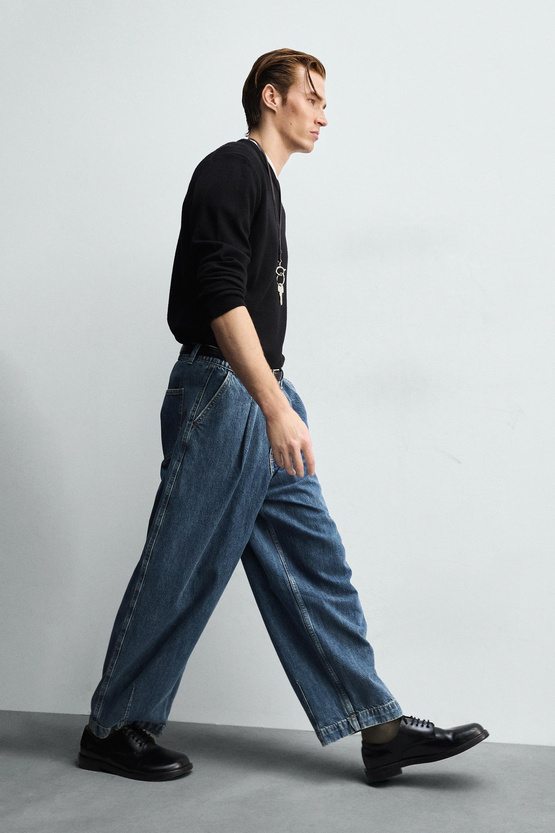 WIDE-LEG PLEATED DENIM CHINO TROUSERS - Image 6