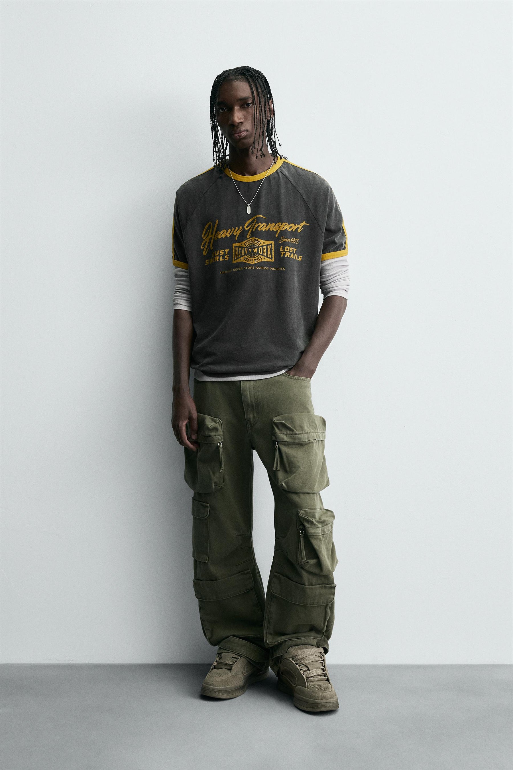 RIB T-SHIRT WITH CONTRAST SLOGAN - Image 1