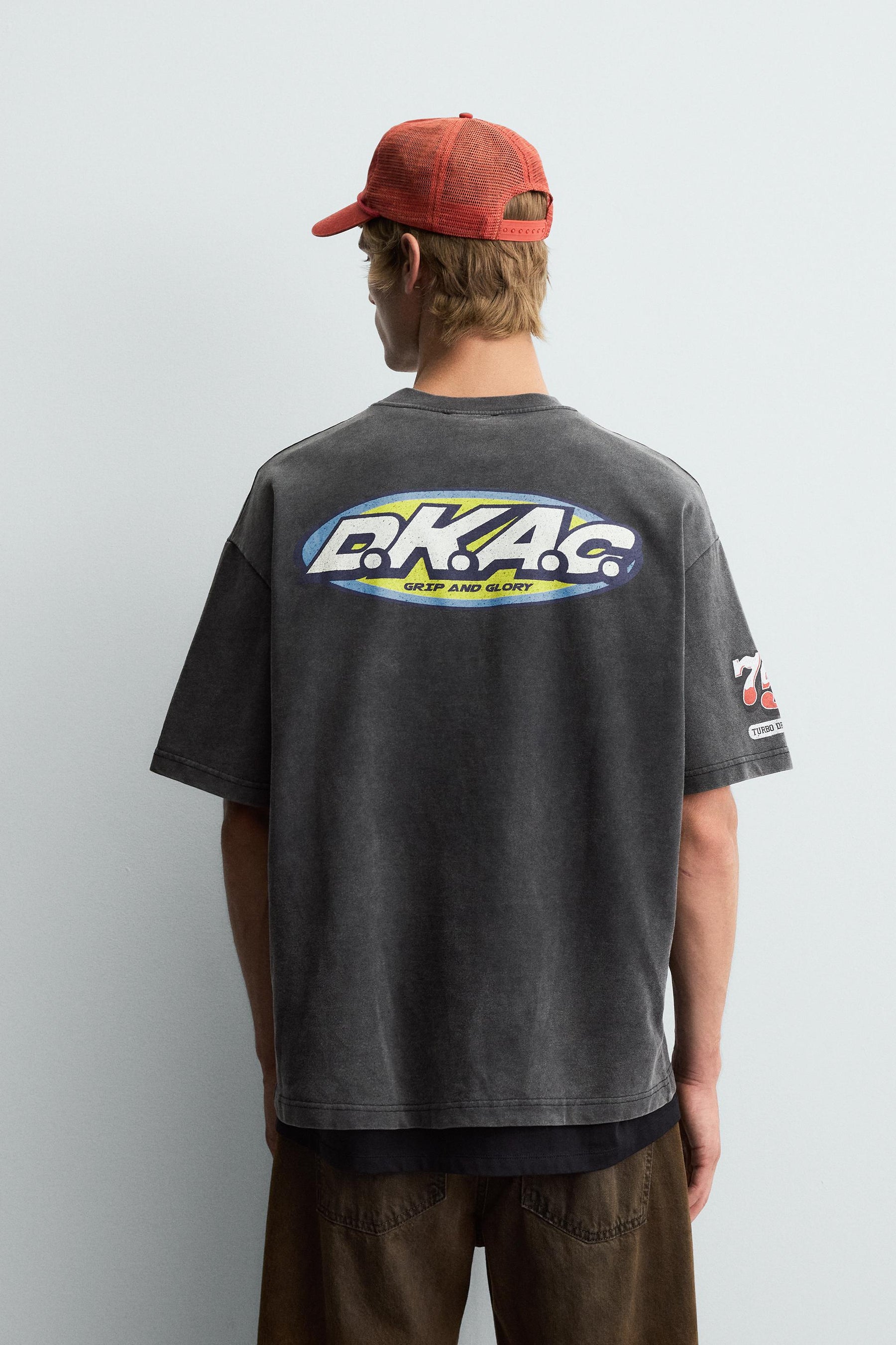 T-SHIRT WITH LOGO GRAPHICS - Image 3