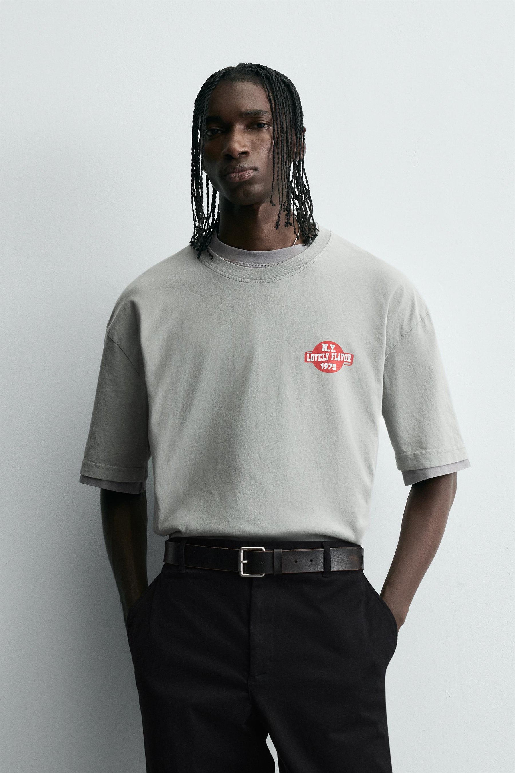 WASHED T-SHIRT WITH CONTRAST PRINT - Image 2