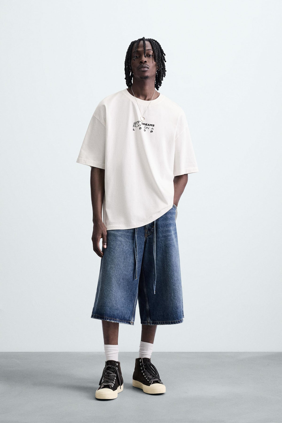 PRINTED GRAPHIC T-SHIRT - Image 1