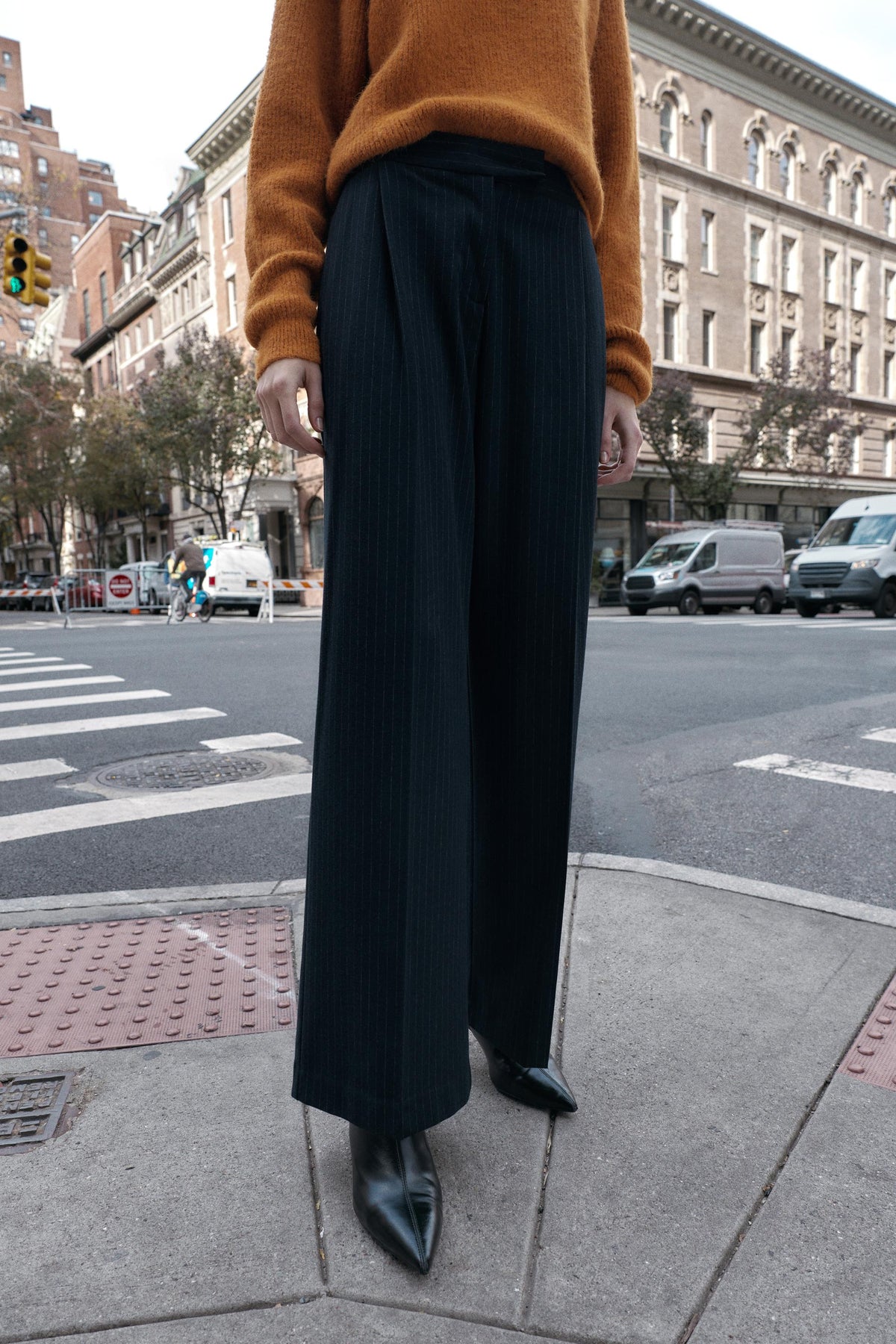 WIDE-LEG TROUSERS