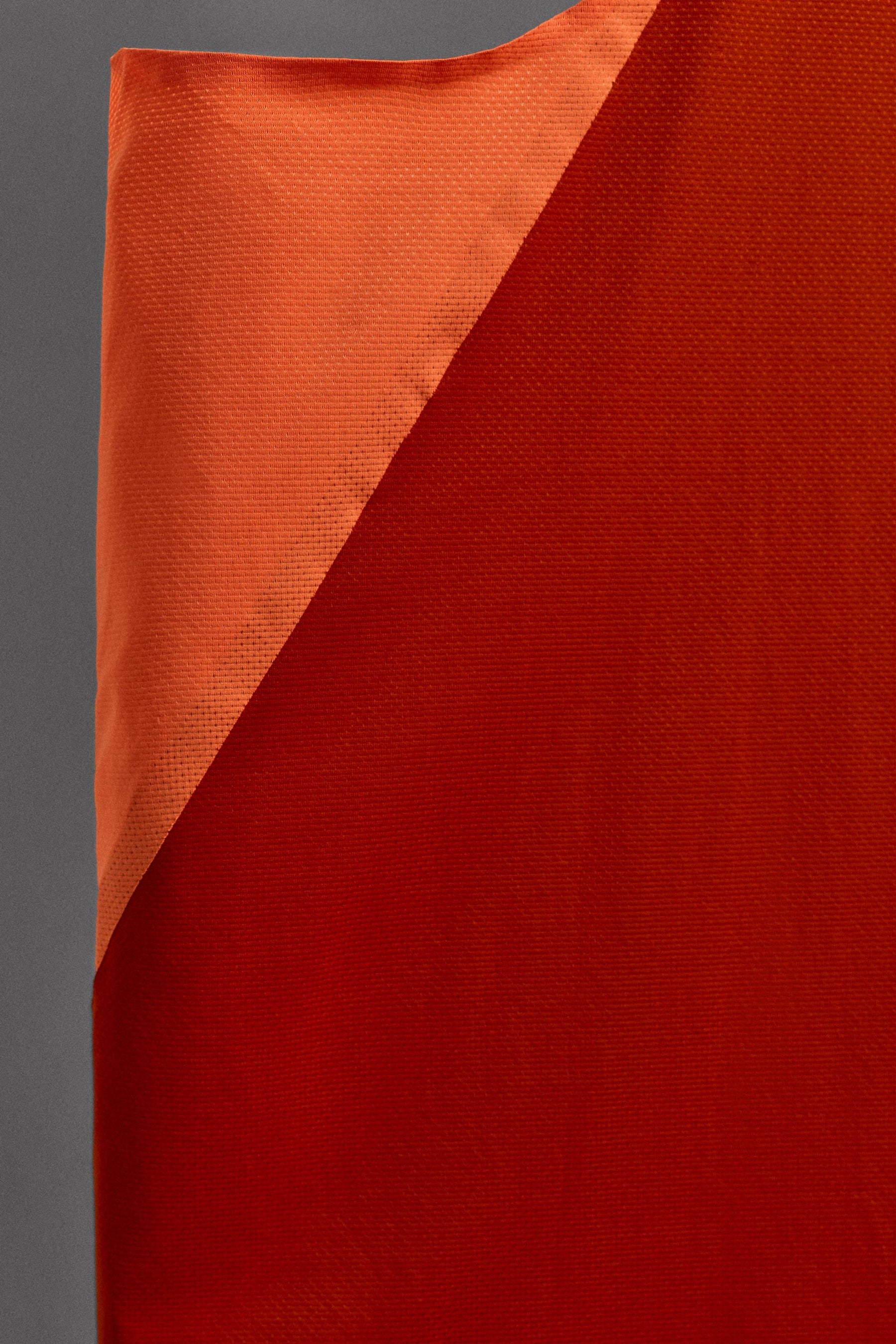 COLOUR BLOCK TECHNICAL TANK TOP - Image 8