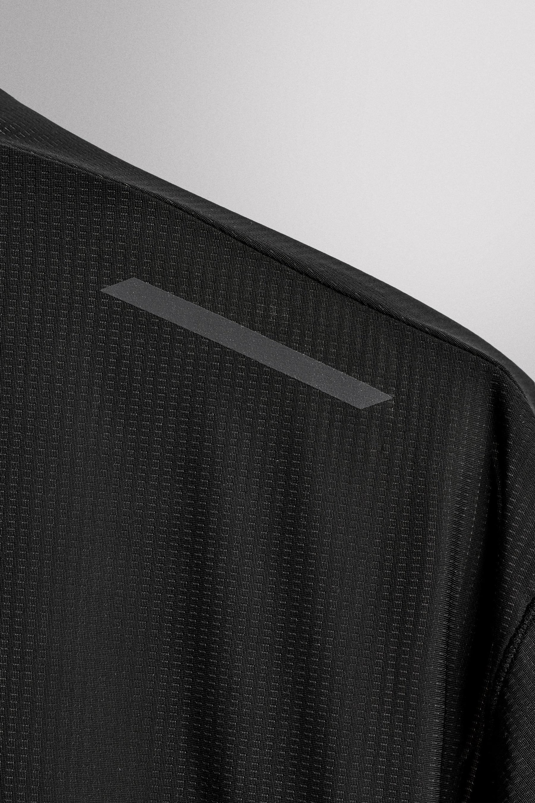 LIGHTWEIGHT TECHNICAL T-SHIRT - Image 8