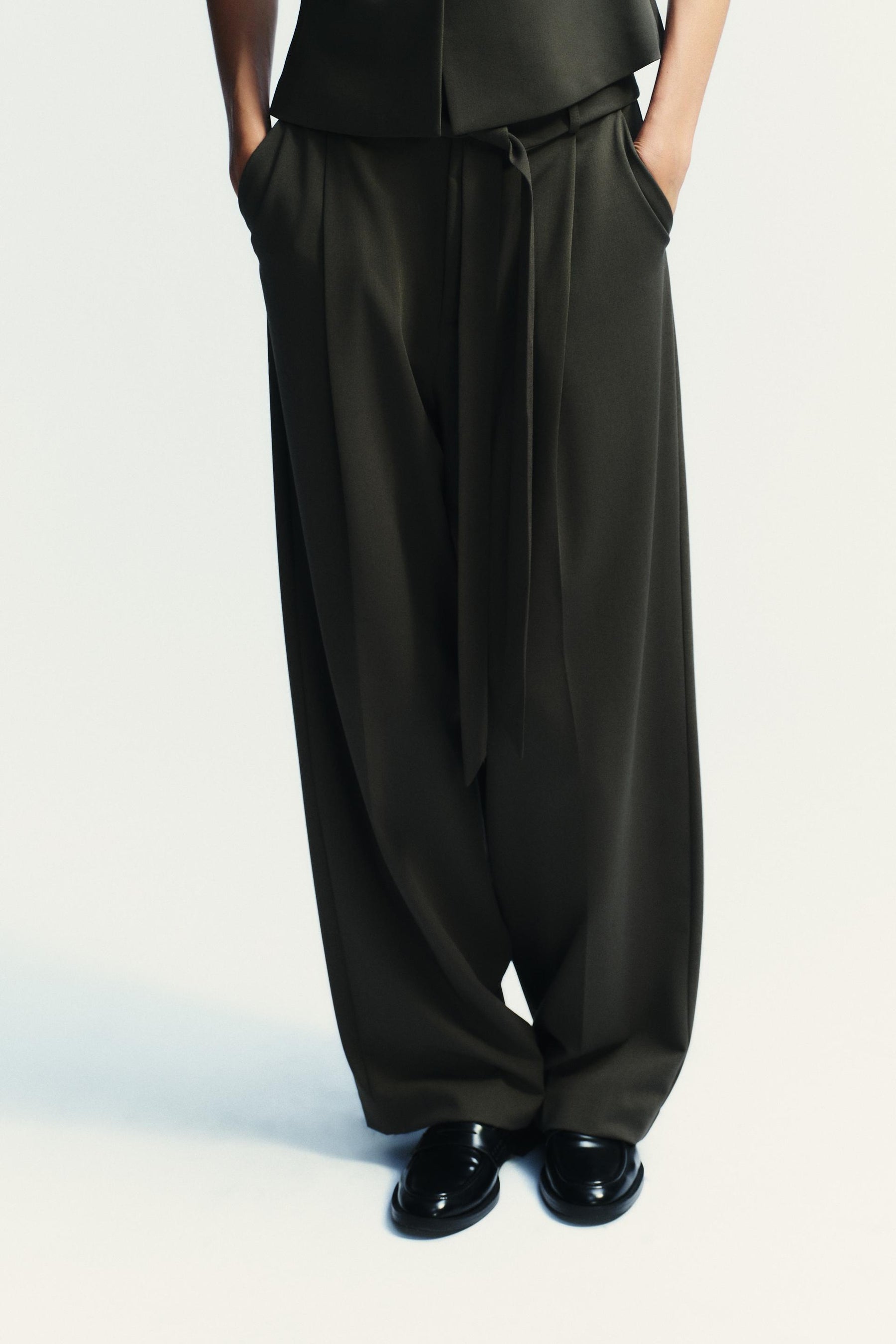 Pleated Trousers with Belt