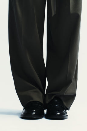 Pleated Trousers with Belt
