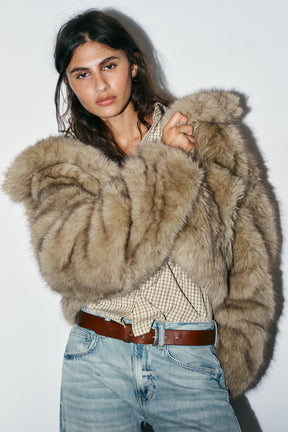 SHORT FAUX FUR COAT - Image 4