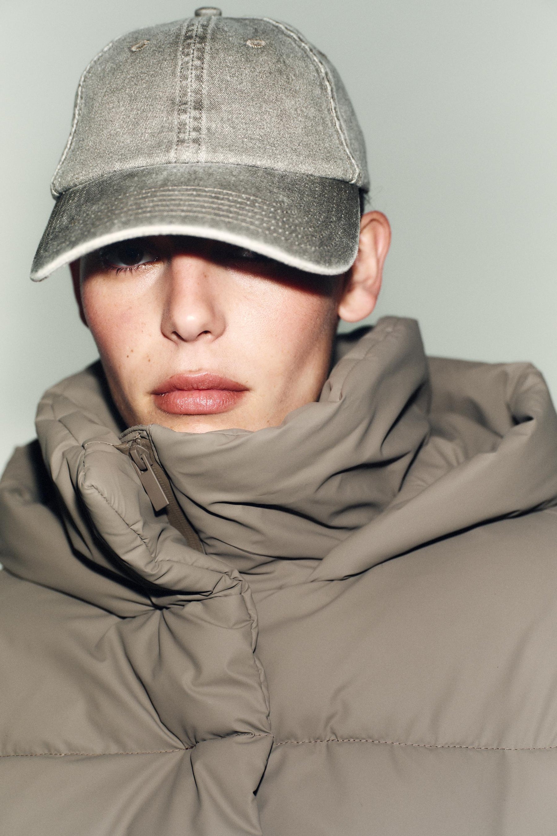 SHORT RUBBERISED WINDPROOF PUFFER