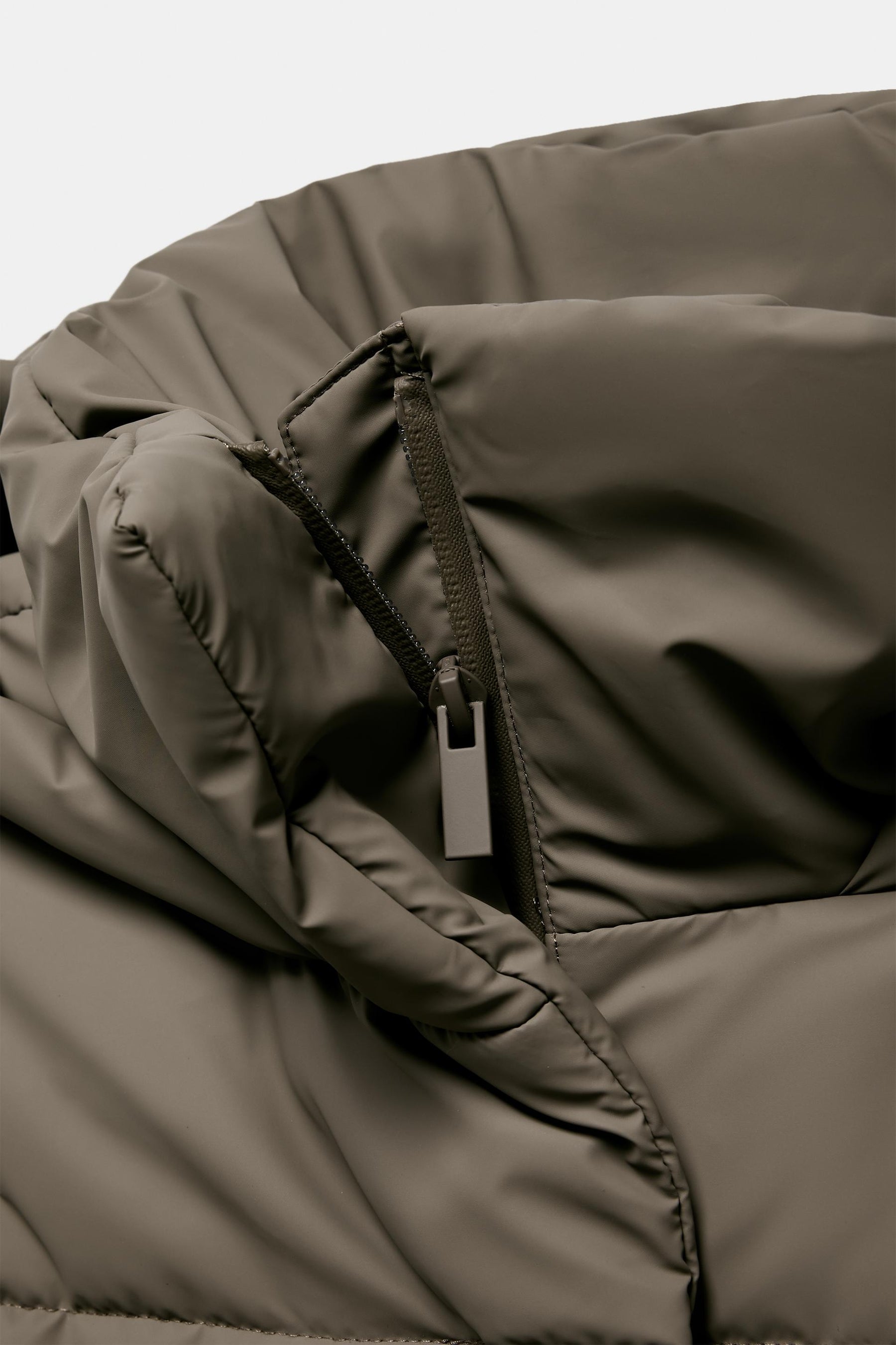 SHORT RUBBERISED WINDPROOF PUFFER