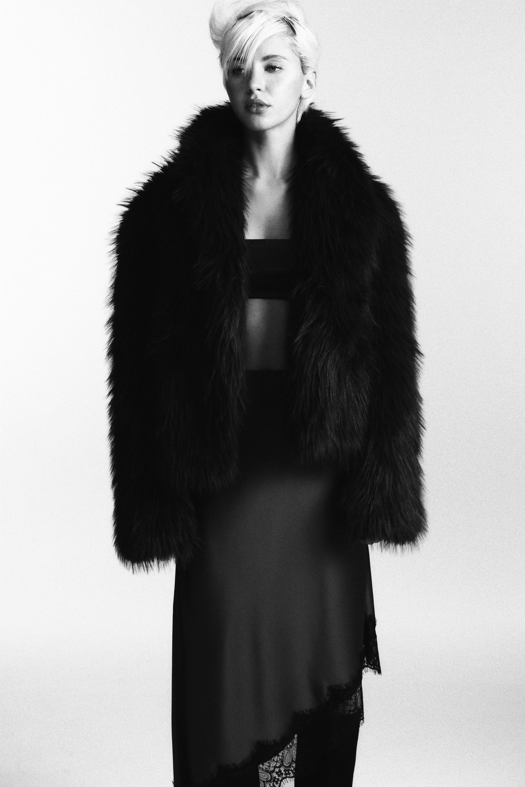 SHORT FAUX FUR COAT - Image 2