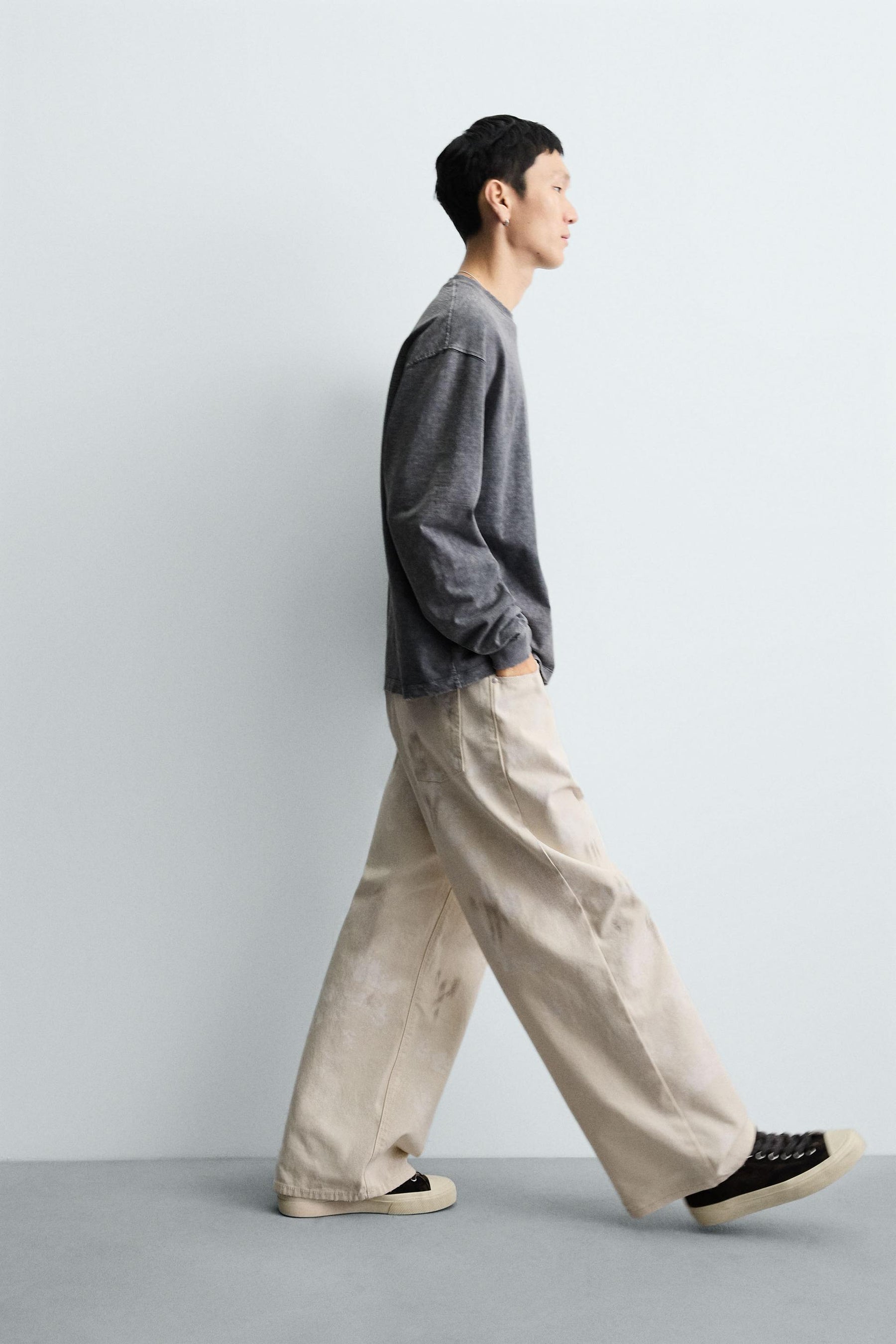 ABSTRACT PRINT TEXTURED TROUSERS - Image 5