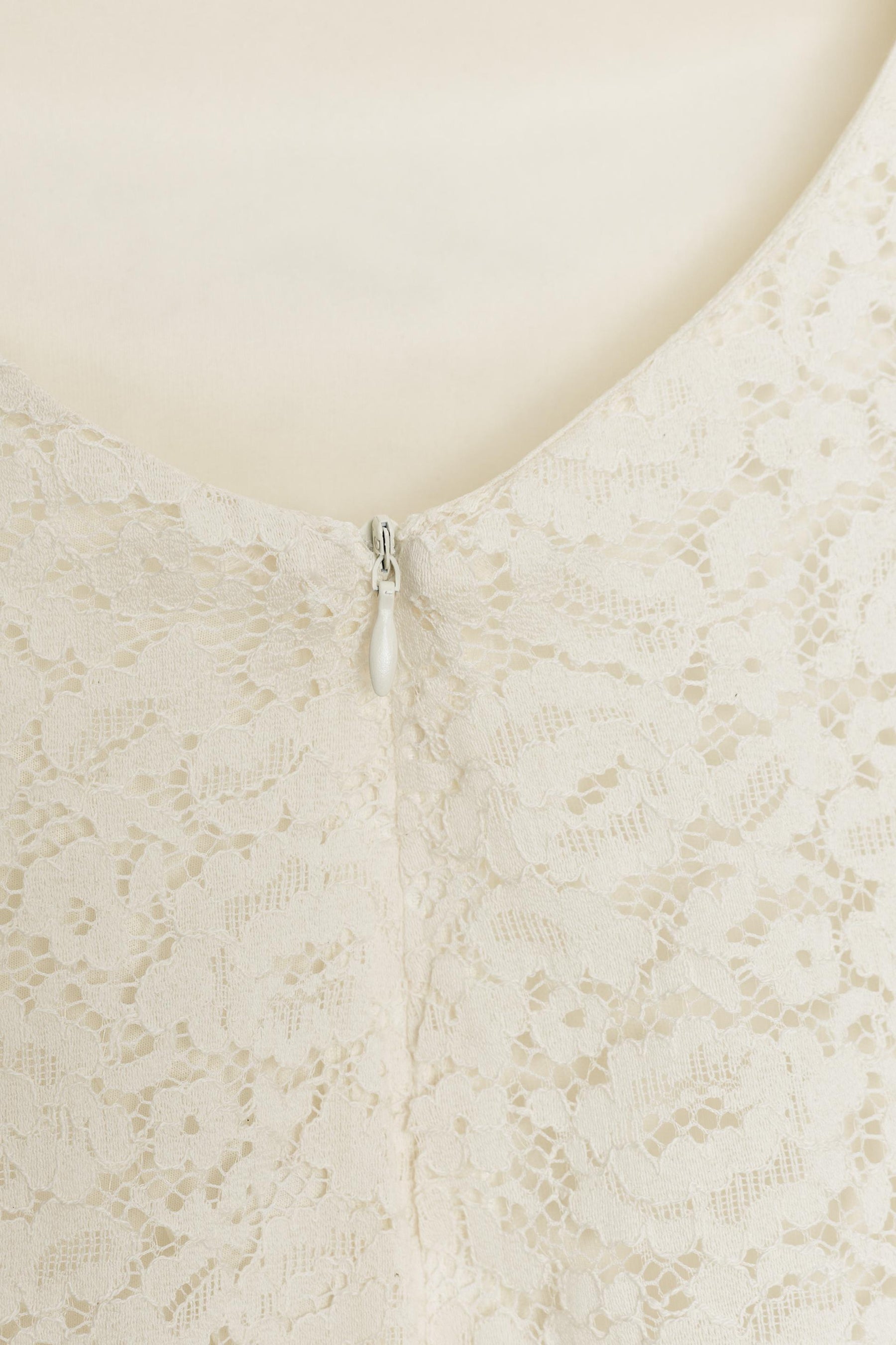 SHORT LACE DRESS - Image 7