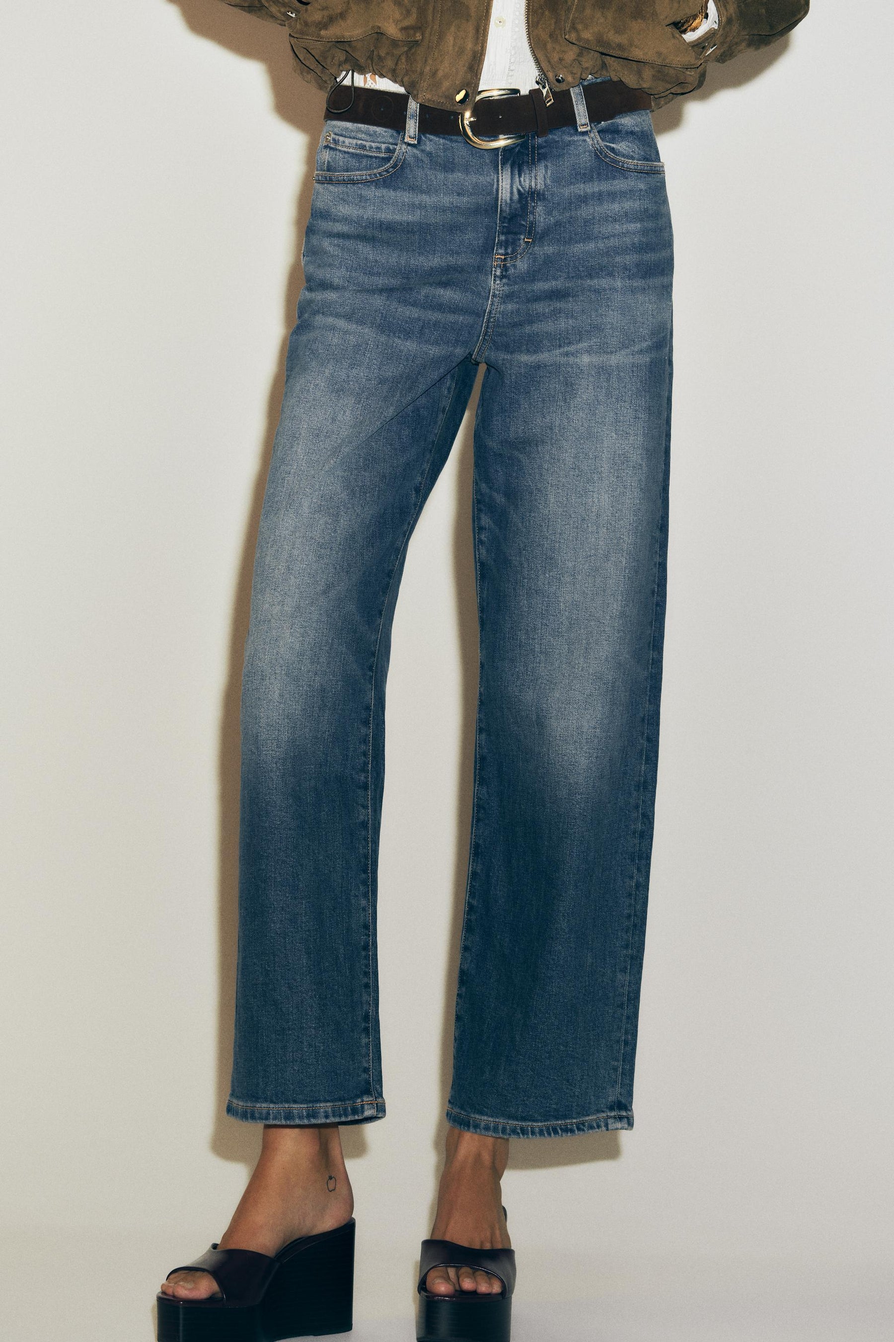 STRAIGHT LOOSE MID-WAIST JEANS