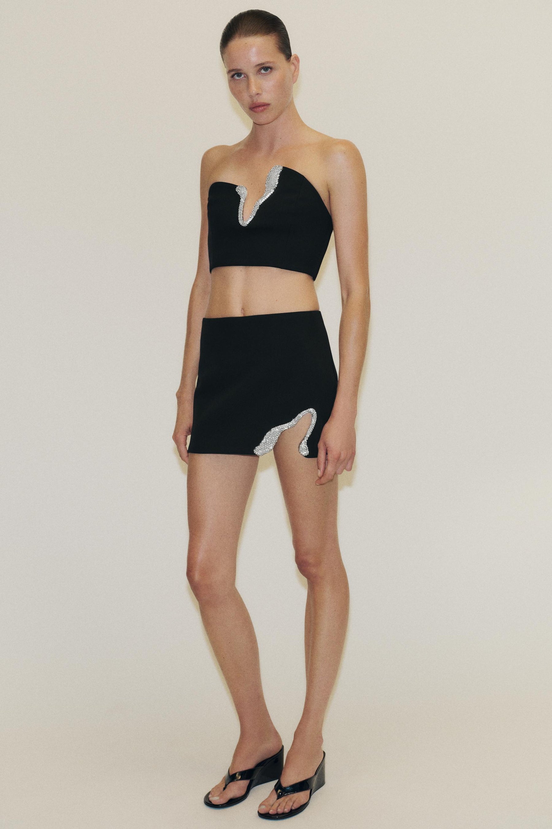 Appliqué Cropped Fashion Top