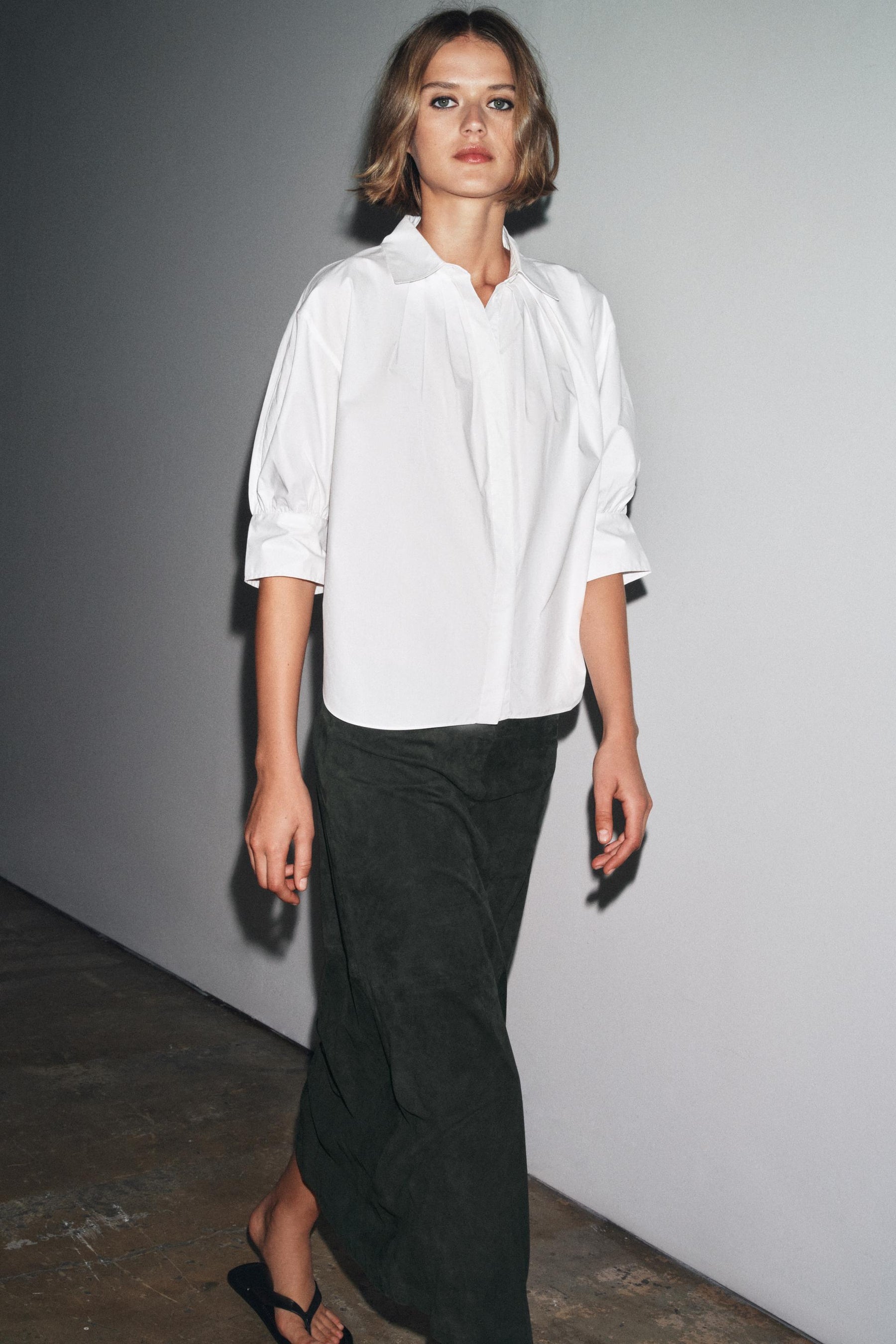 PLEATED PUFFED SLEEVE SHIRT