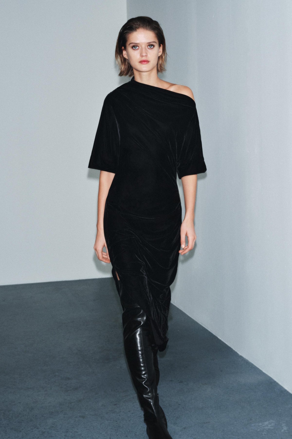 ZW COLLECTION VELVET DRESS - Image 1