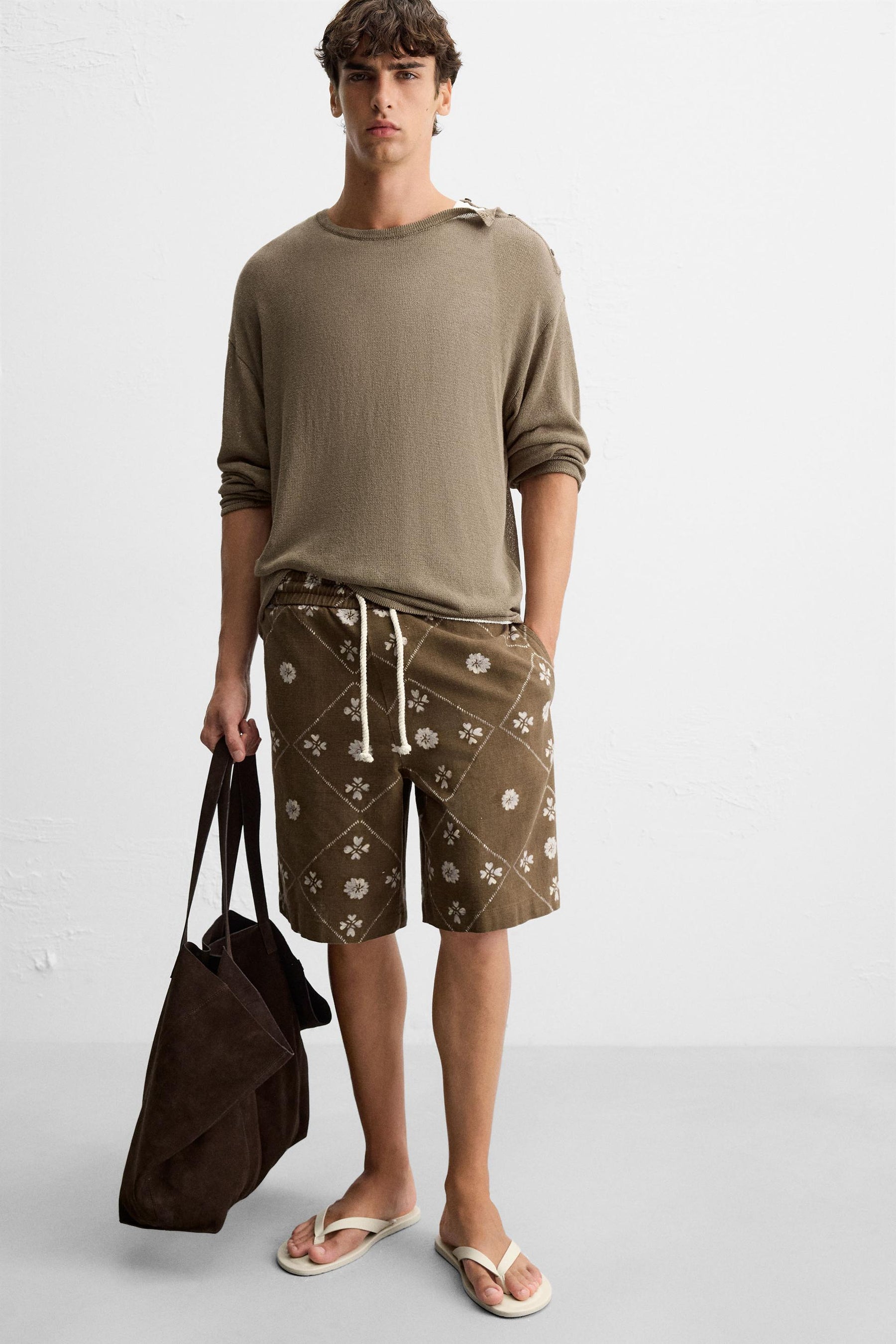 CONTRAST PRINT BERMUDA SHORTS - Image 5