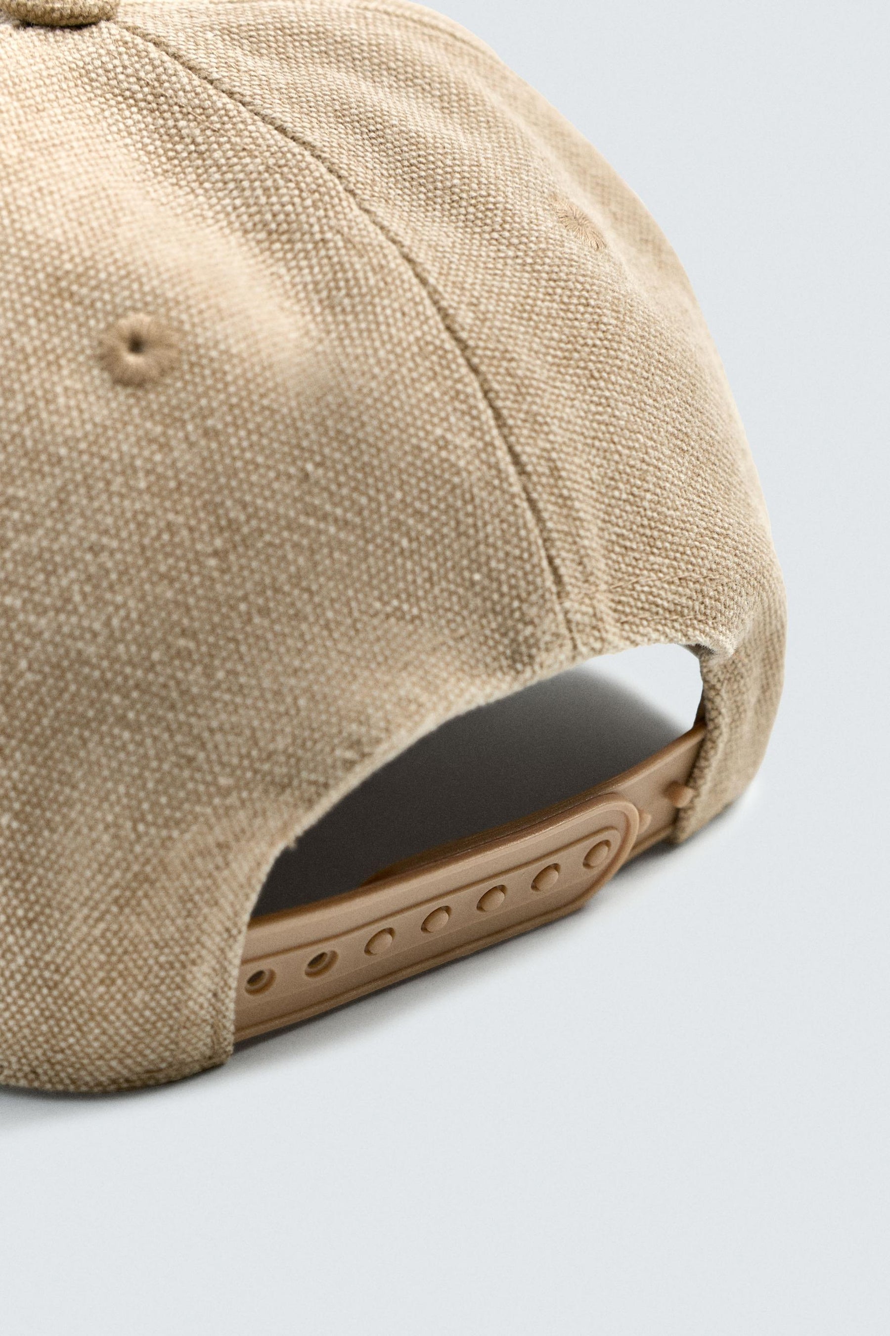 CONTRAST EMBROIDERY CAP - Image 7