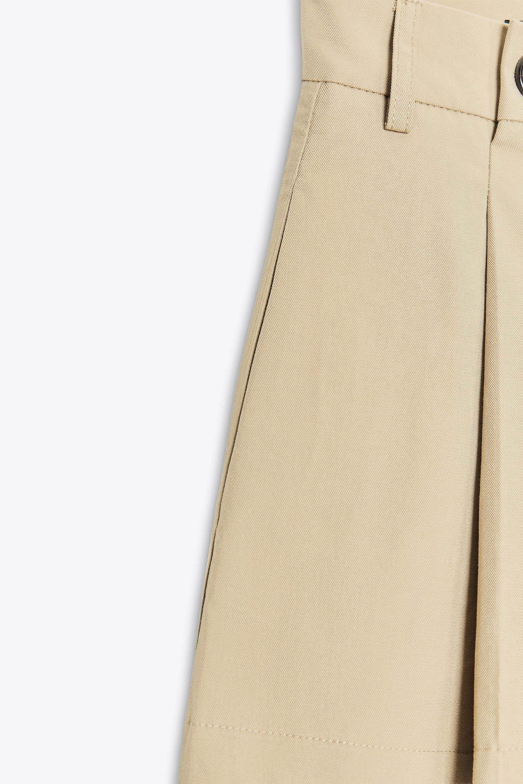 PLEATED BUTTON SHORTS