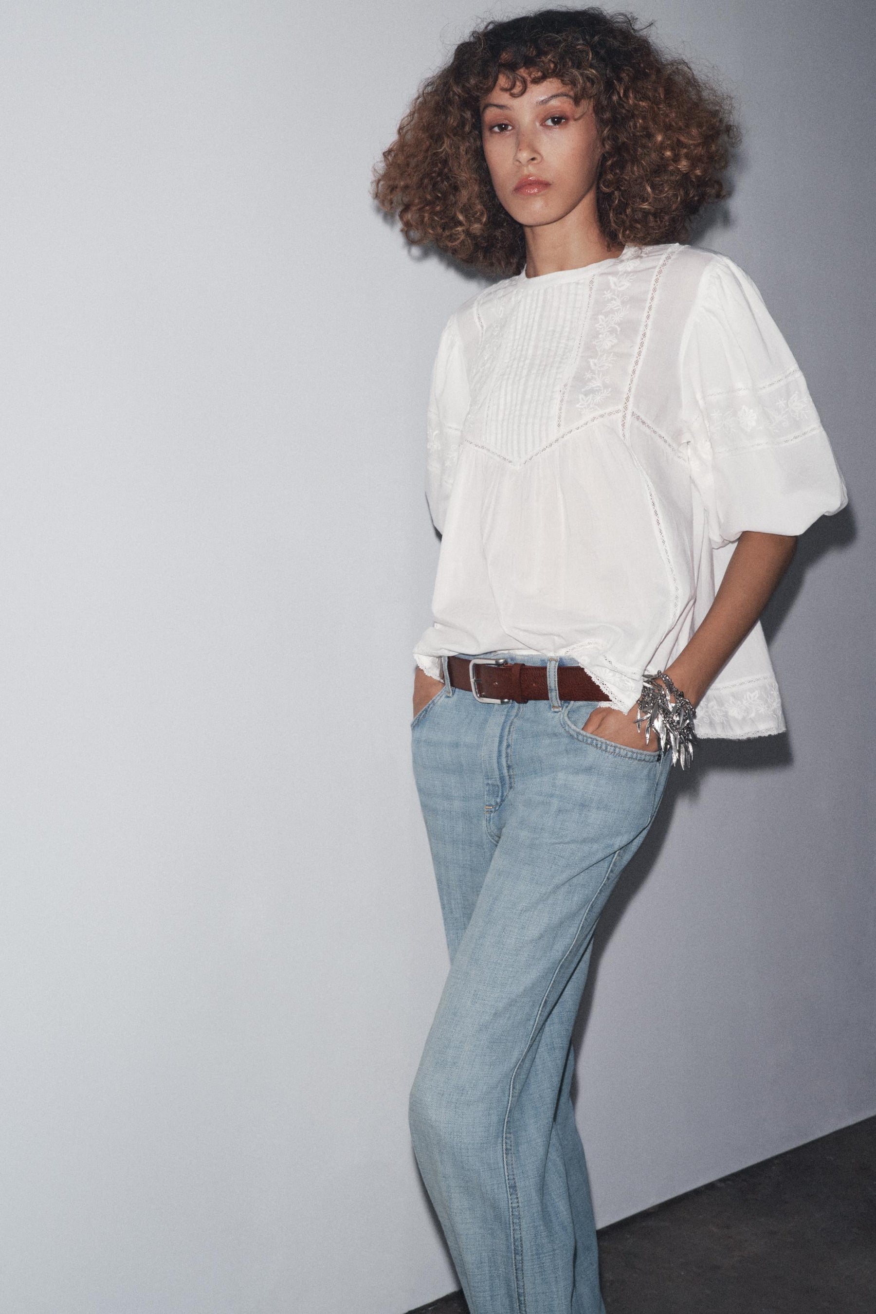 EMBROIDERED ROMANTIC BLOUSE